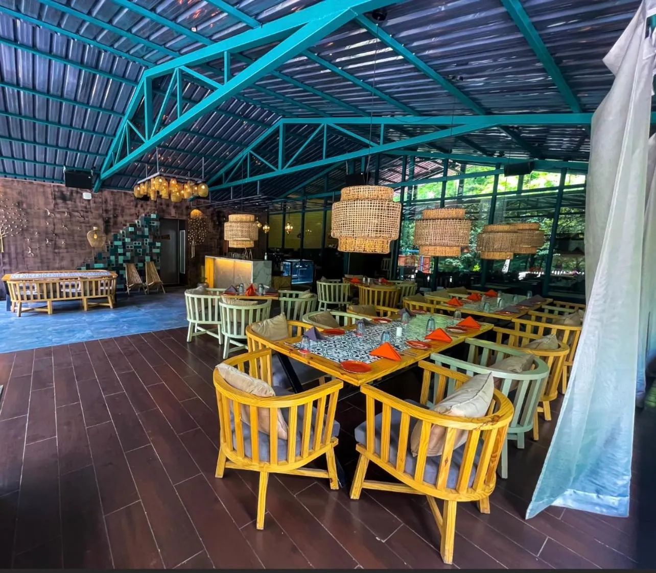 Restaurant/places to eat in Ayar Jungle Resort