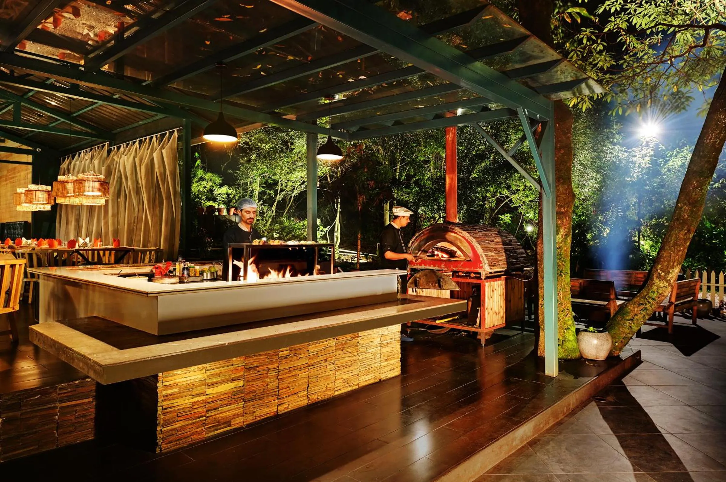 Restaurant/places to eat in Ayar Jungle Resort