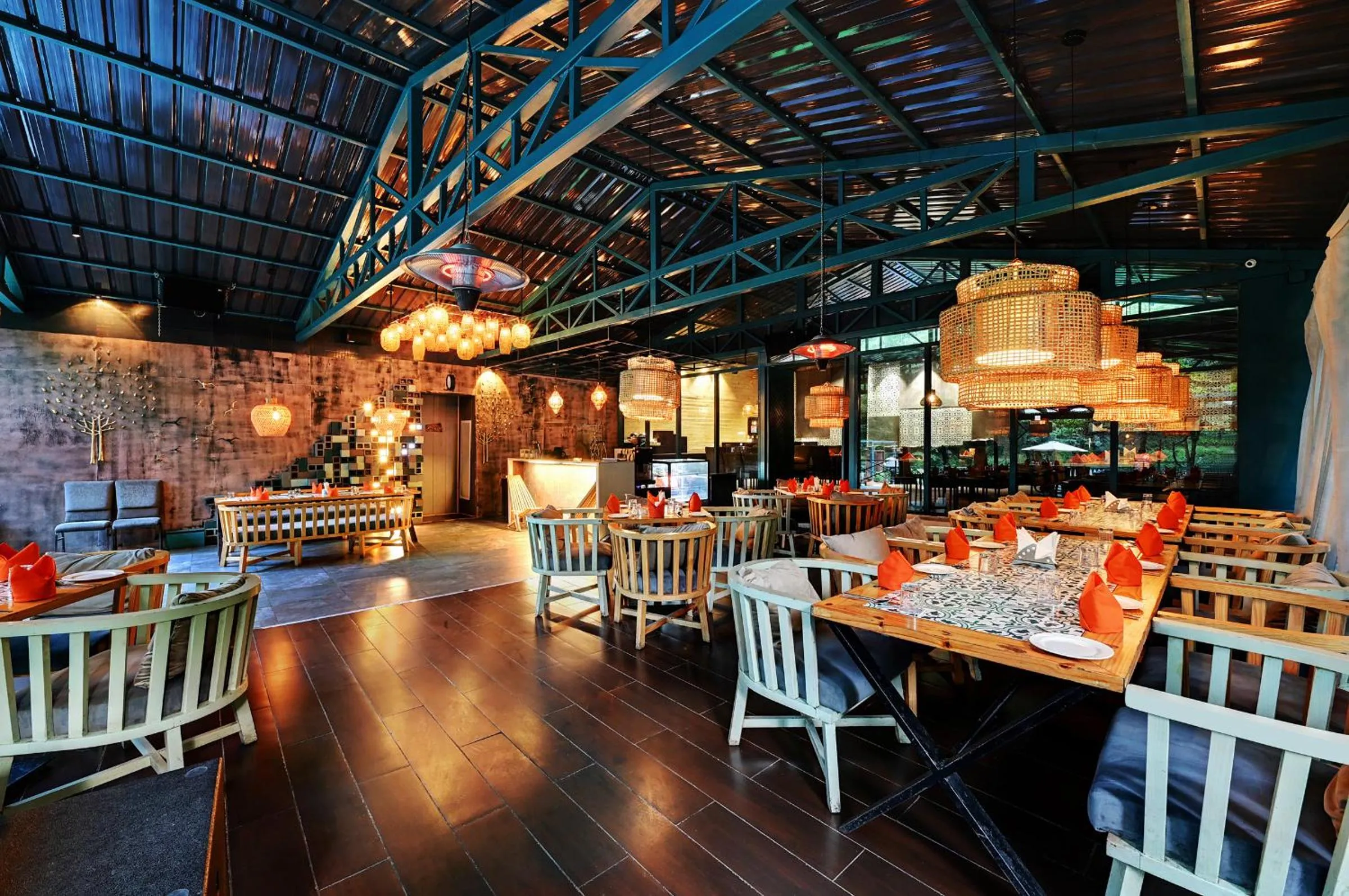 Restaurant/places to eat in Ayar Jungle Resort