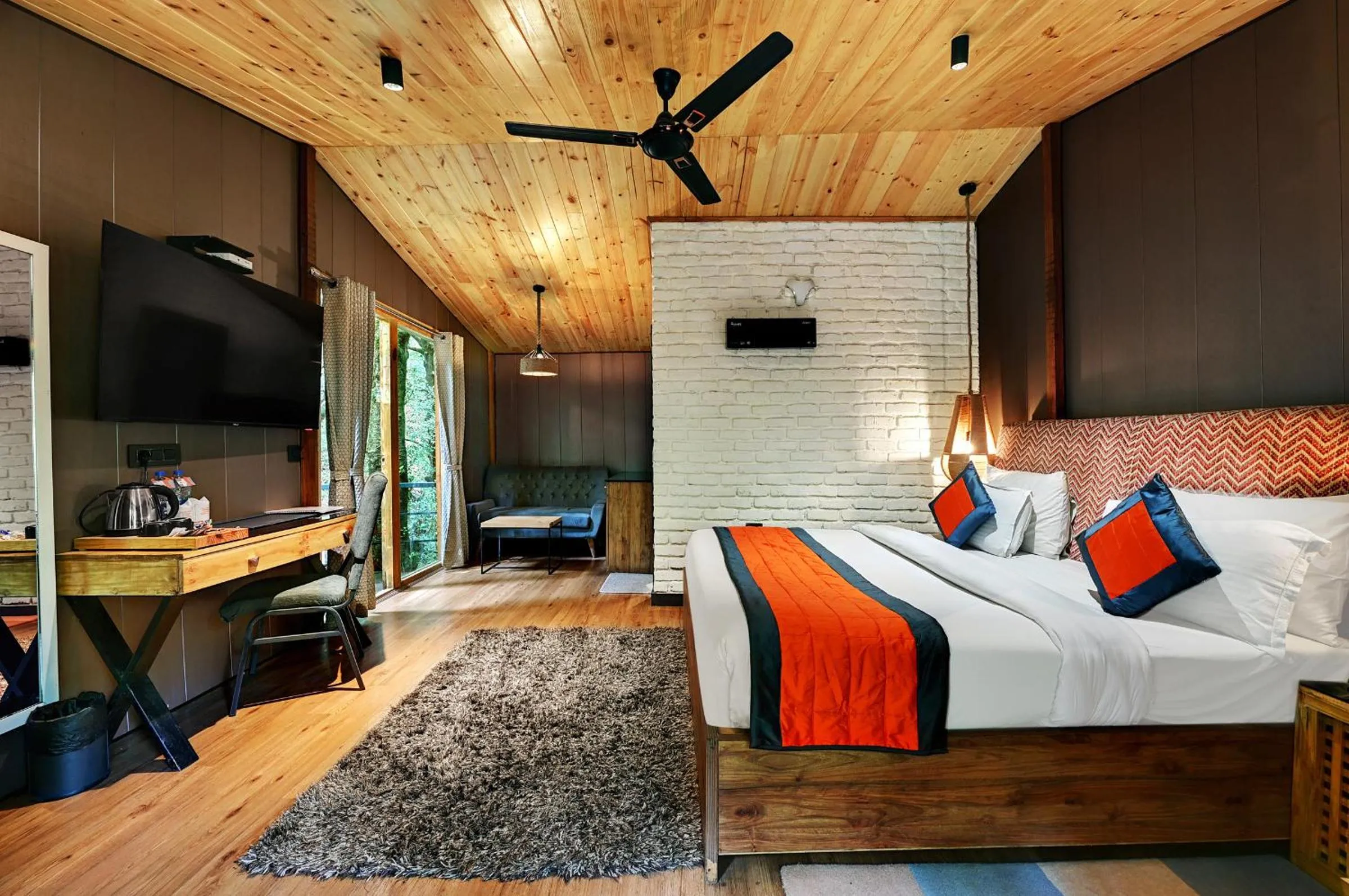 Bed in Ayar Jungle Resort