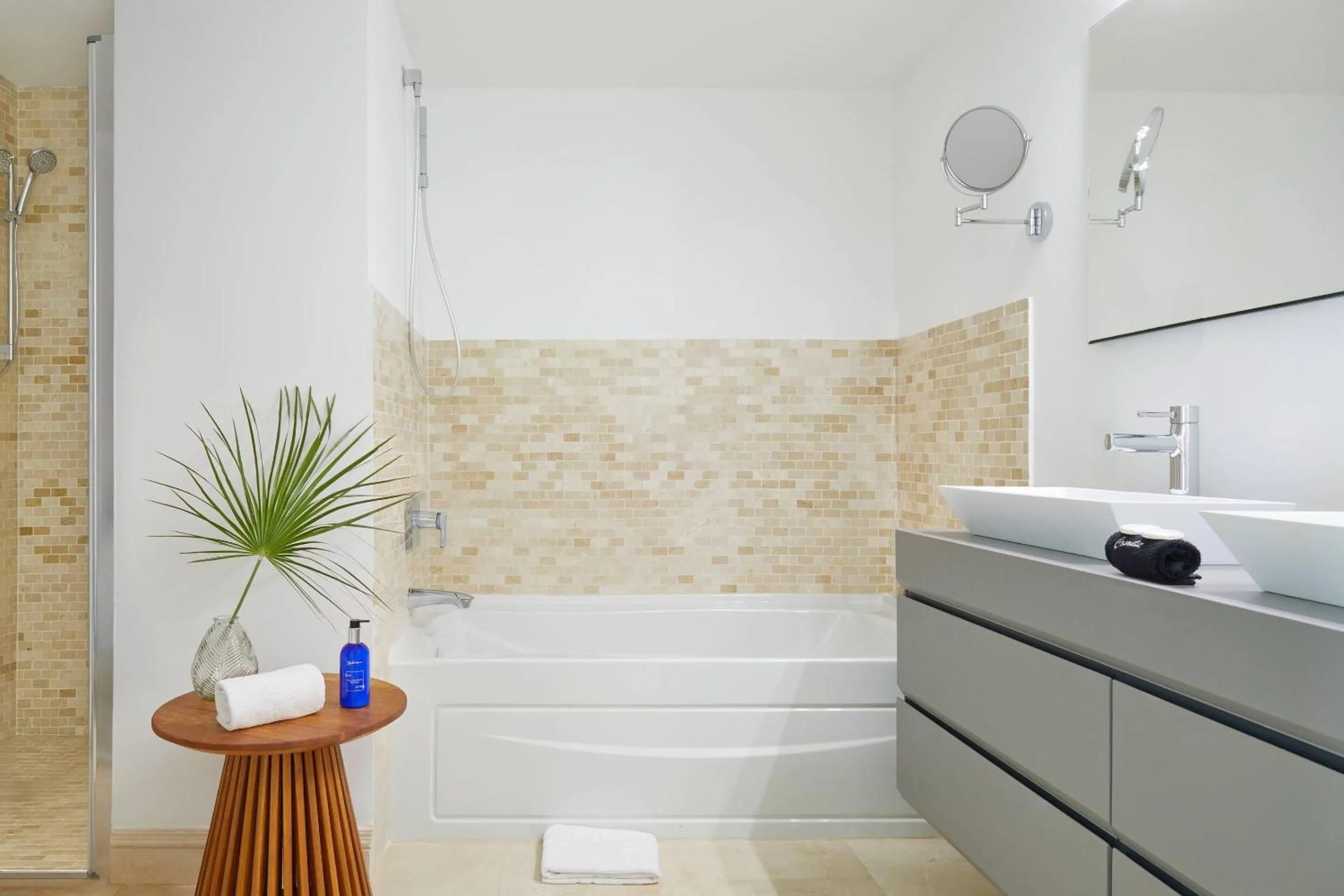 Bedroom in Radisson Blu Aruba