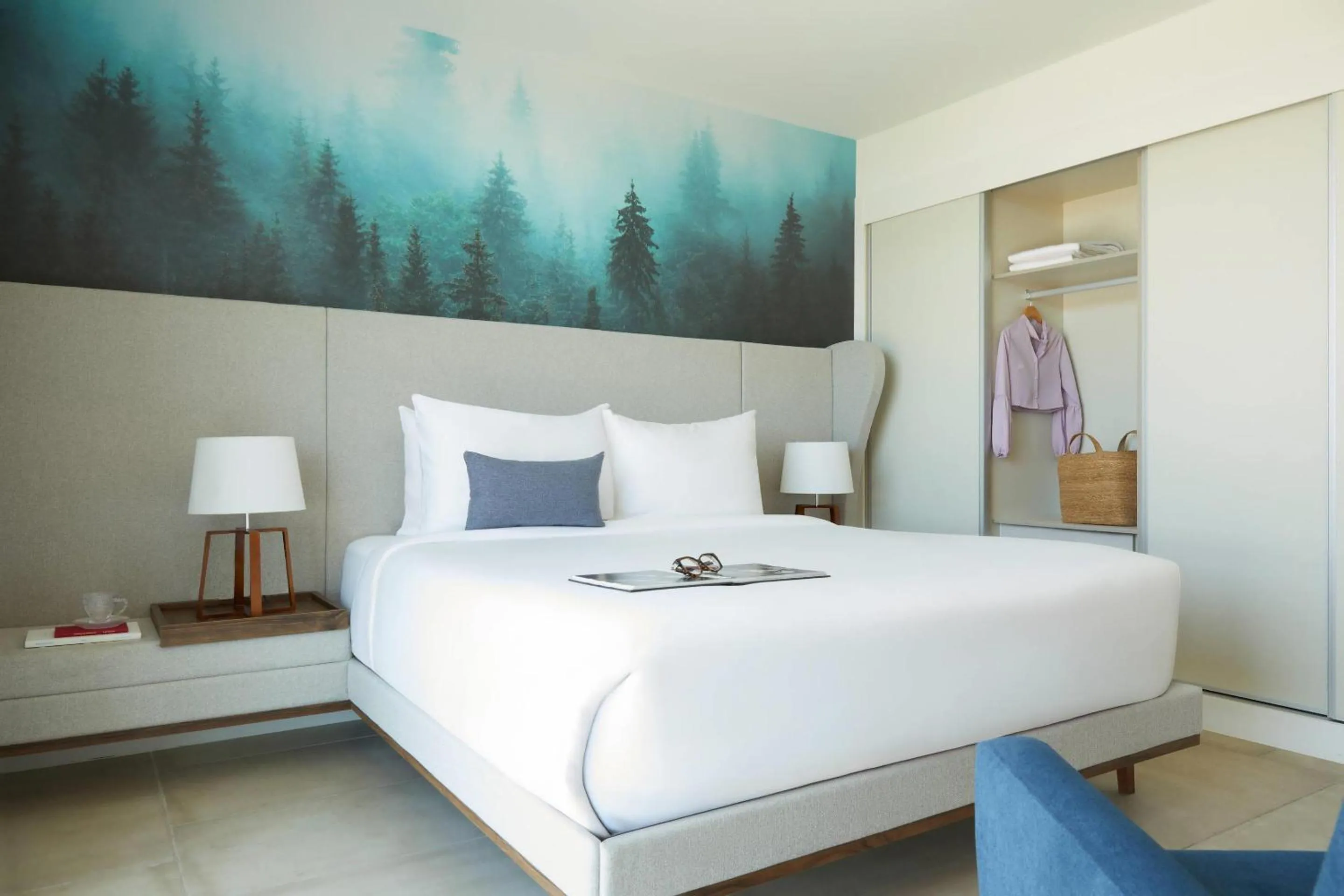 Bedroom, Bed in Radisson Blu Aruba