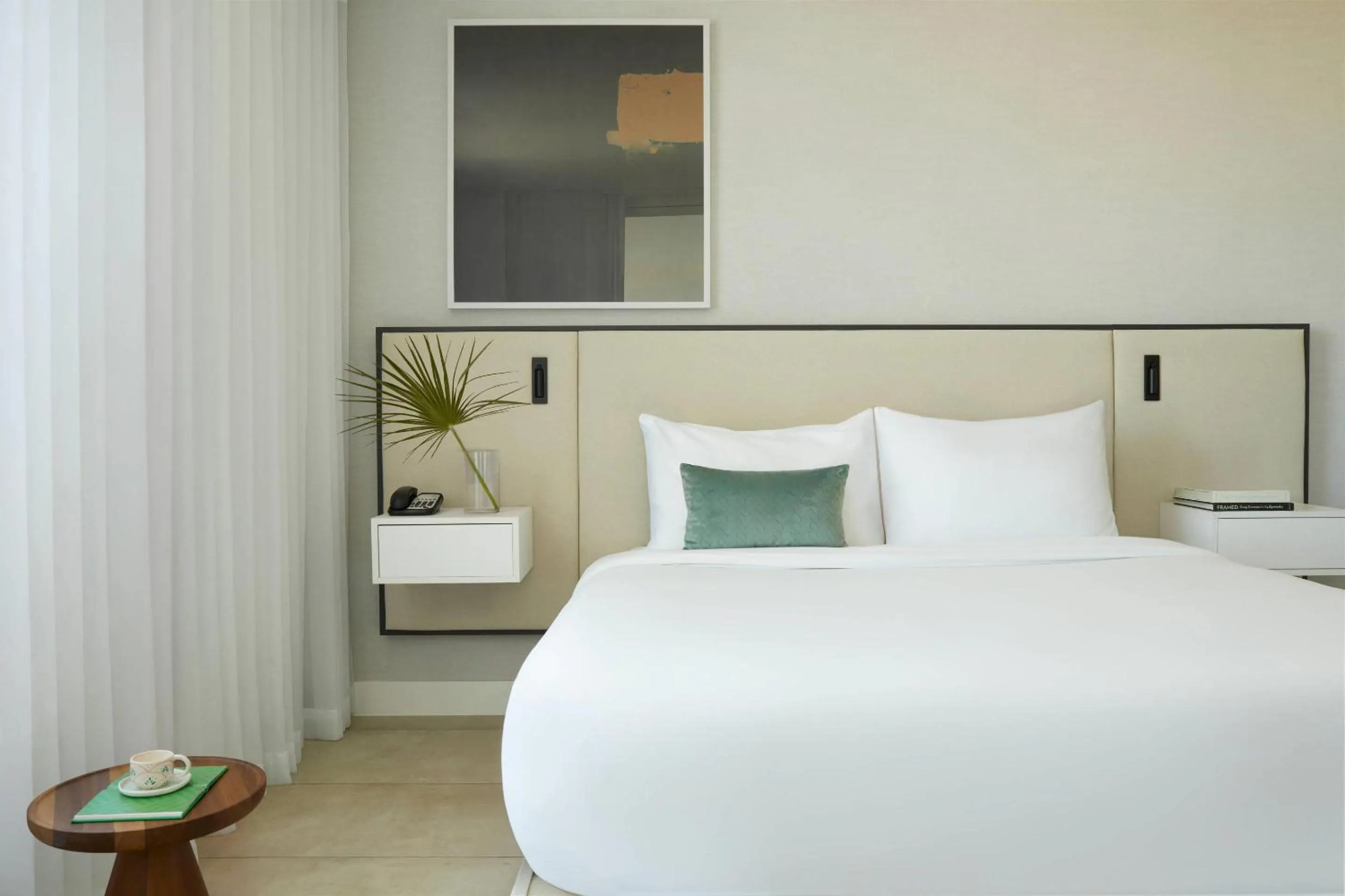 Bedroom, Bed in Radisson Blu Aruba