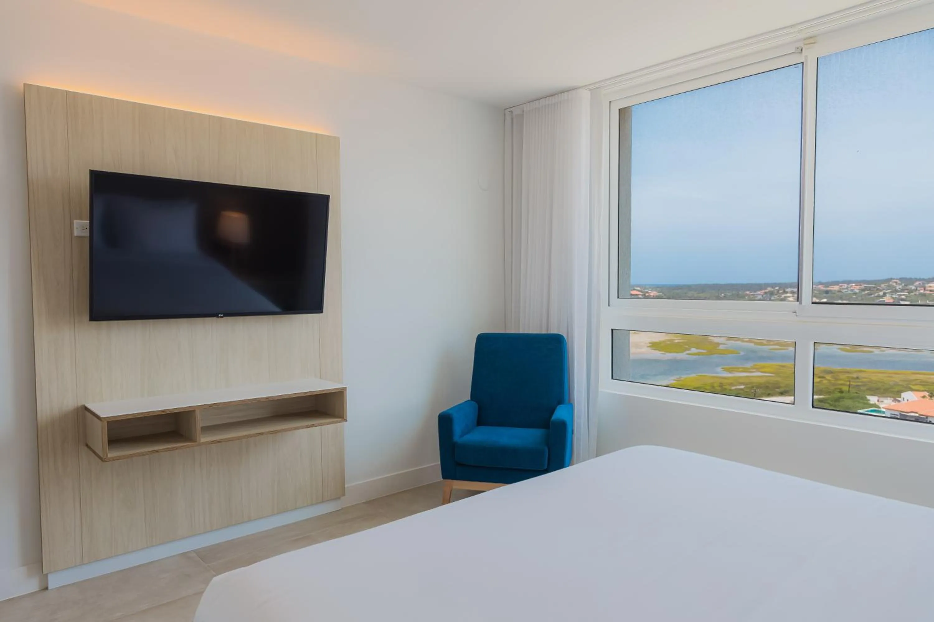 Bedroom, Bed in Radisson Blu Aruba