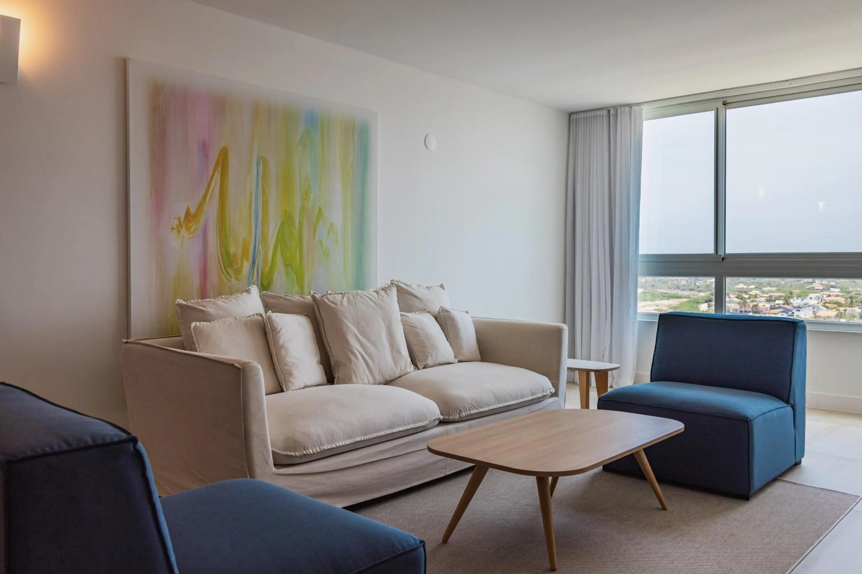 Seating area in Radisson Blu Aruba