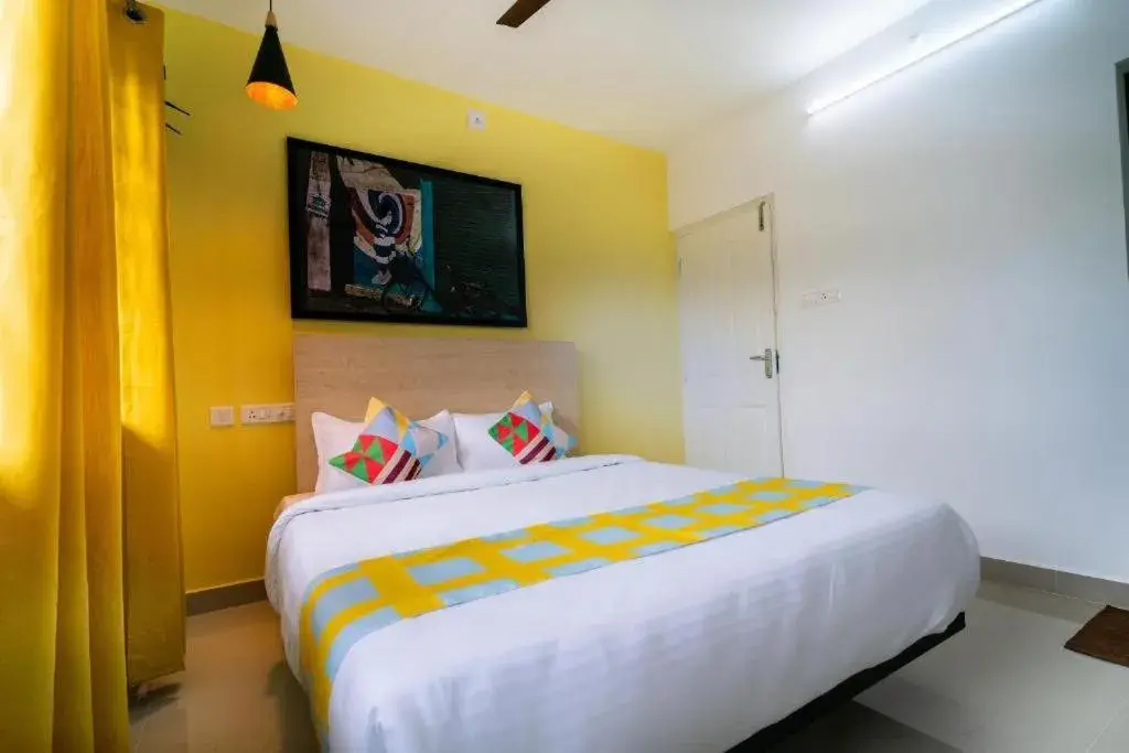 Bed in Flamingo Suites Bed in Flamingo Suites