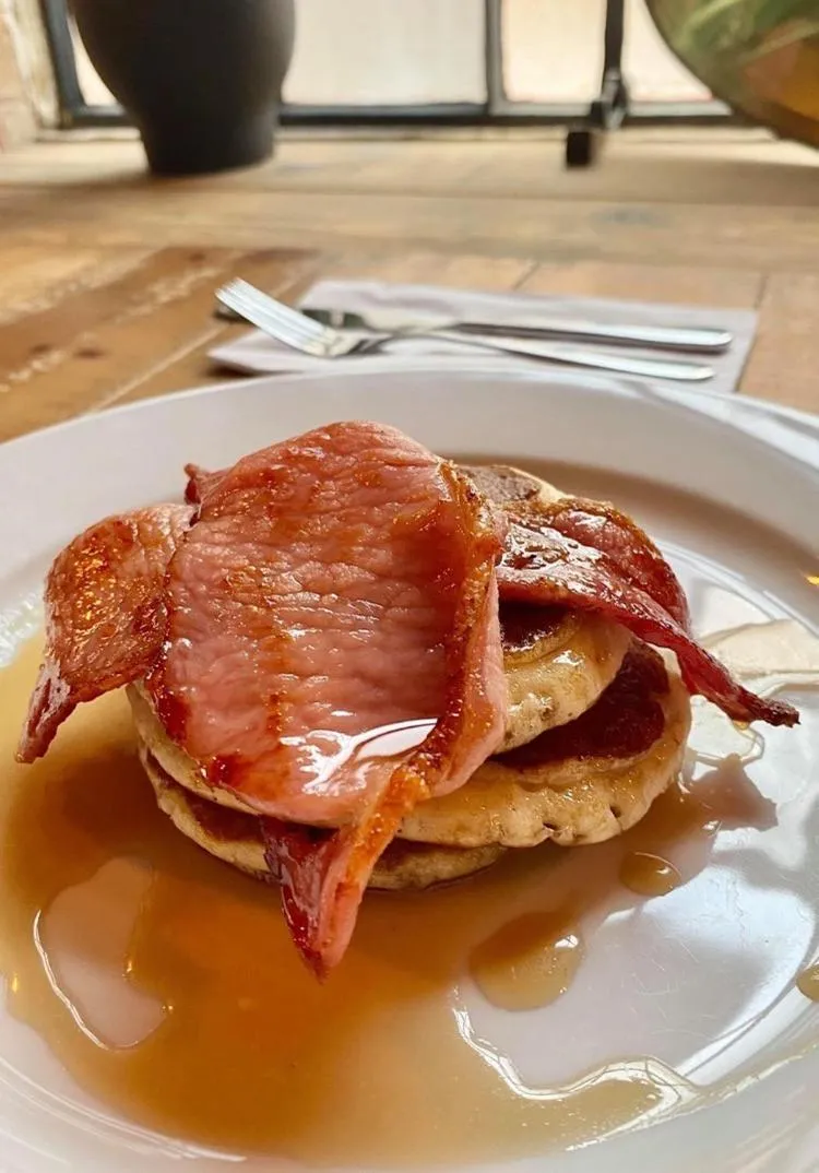 Breakfast in The Crown Inn at Benson