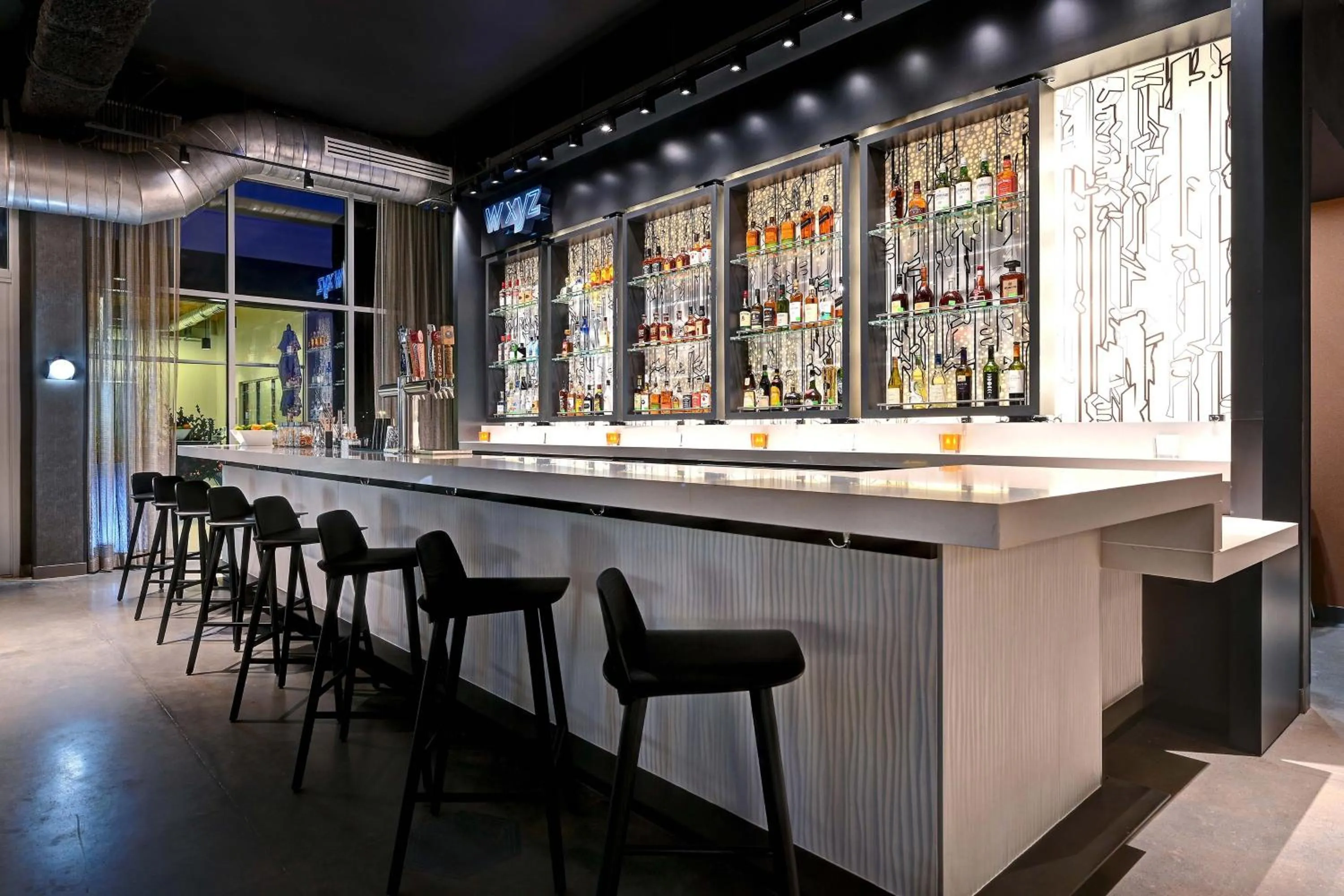 Lounge or bar in Aloft Mooresville
