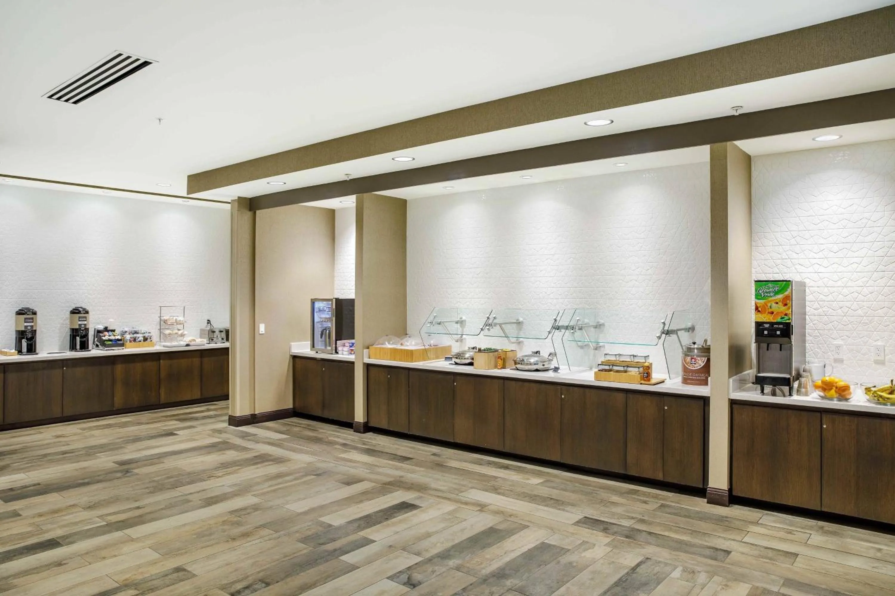 Breakfast in SpringHill Suites by Marriott Topeka Southwest