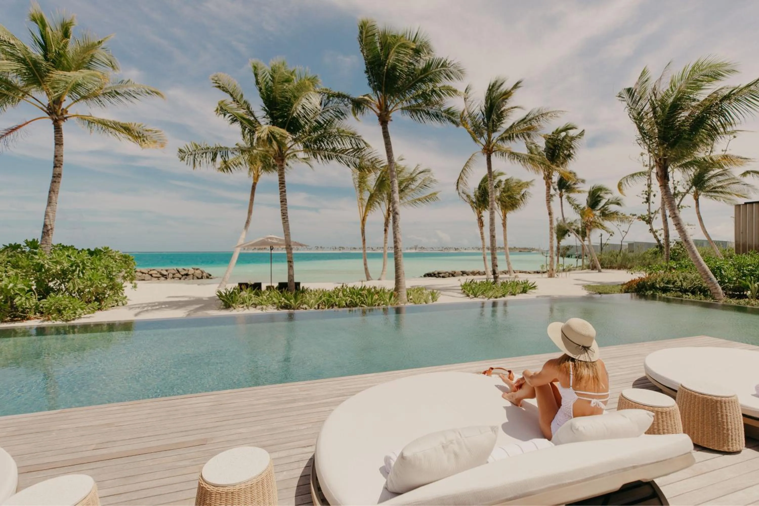 Swimming pool in The Ritz-Carlton Maldives, Fari Islands