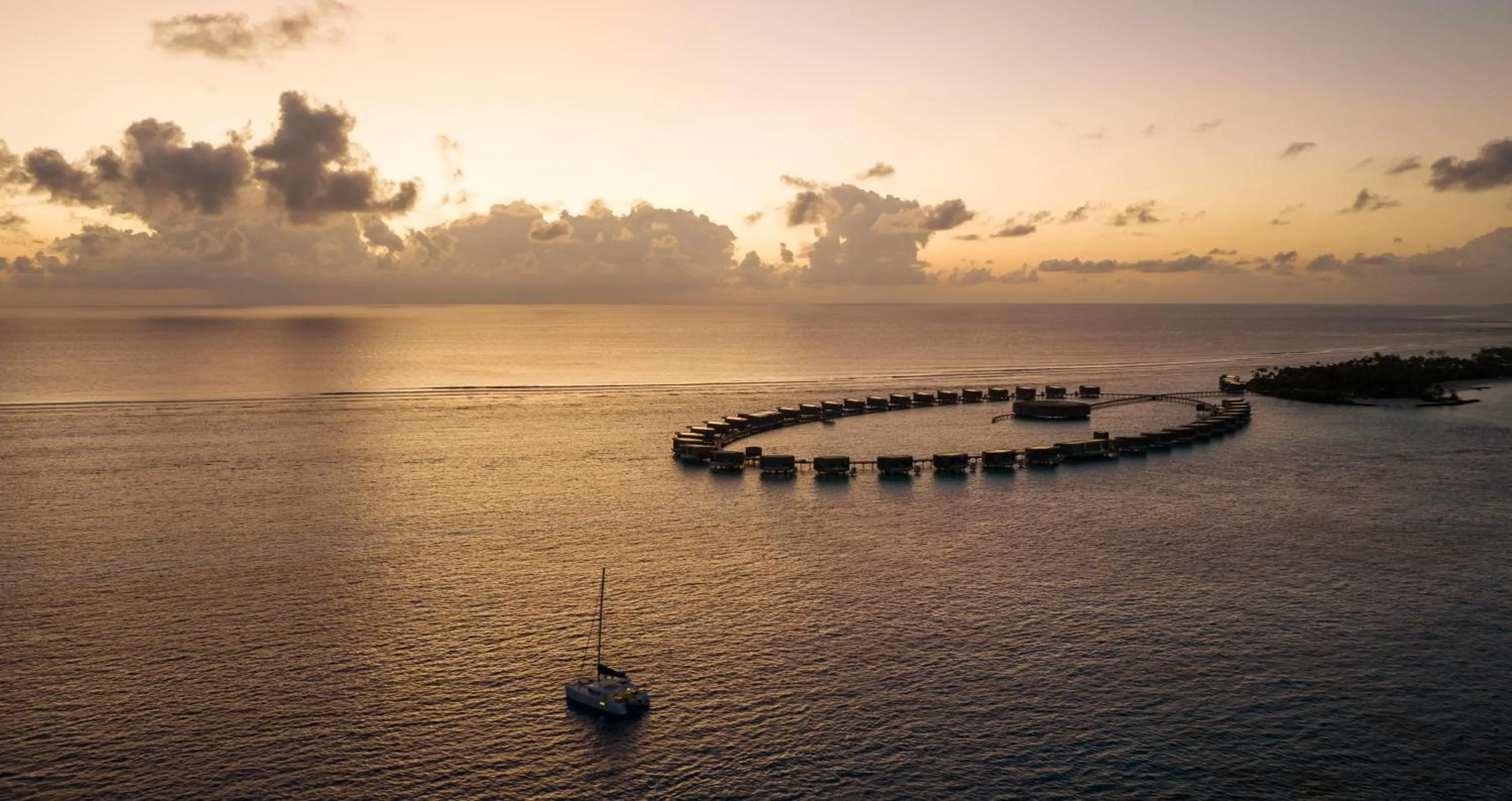 Sunrise in The Ritz-Carlton Maldives, Fari Islands