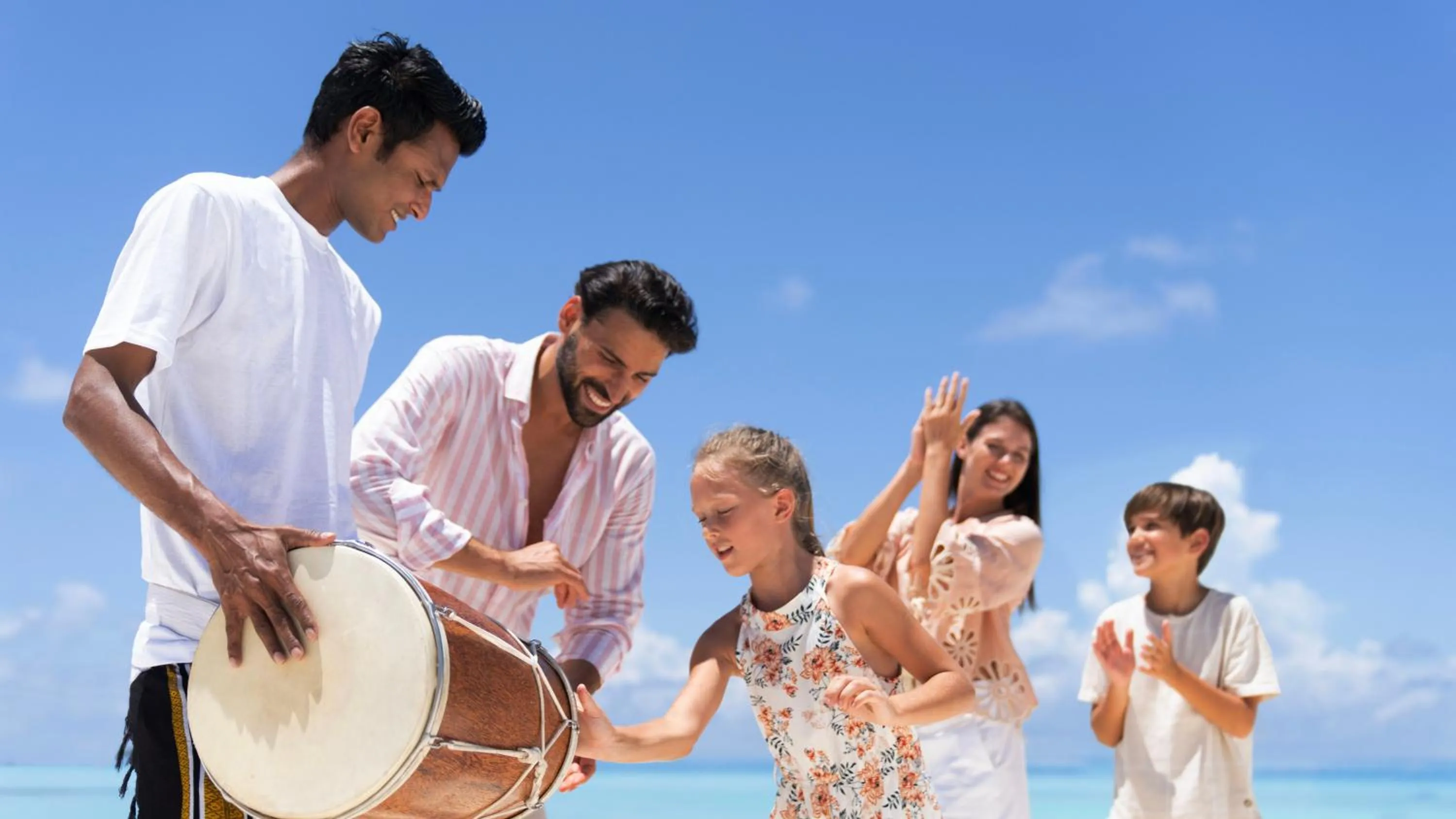 Entertainment in The Ritz-Carlton Maldives, Fari Islands