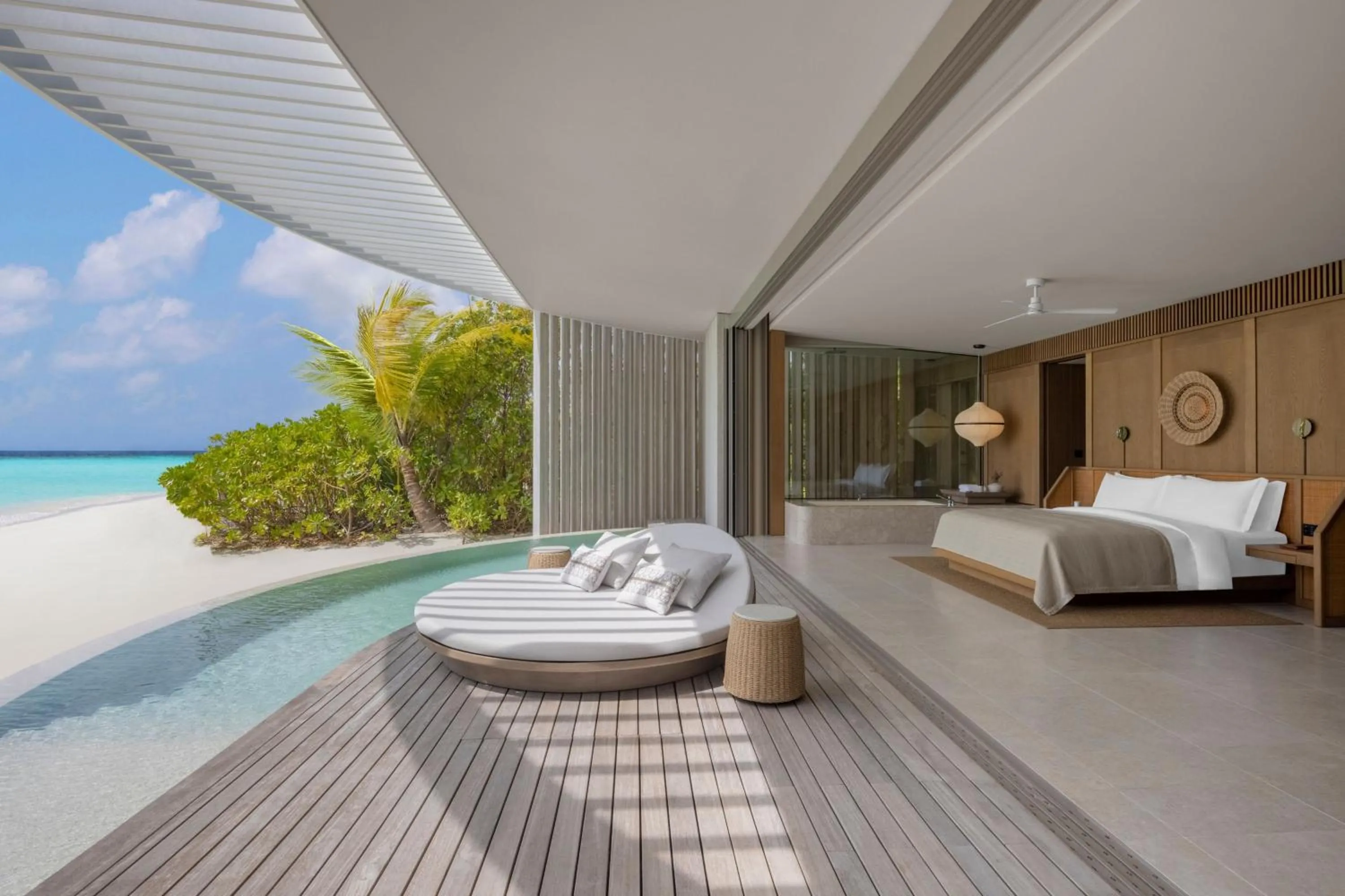 Swimming pool, Bed in The Ritz-Carlton Maldives, Fari Islands