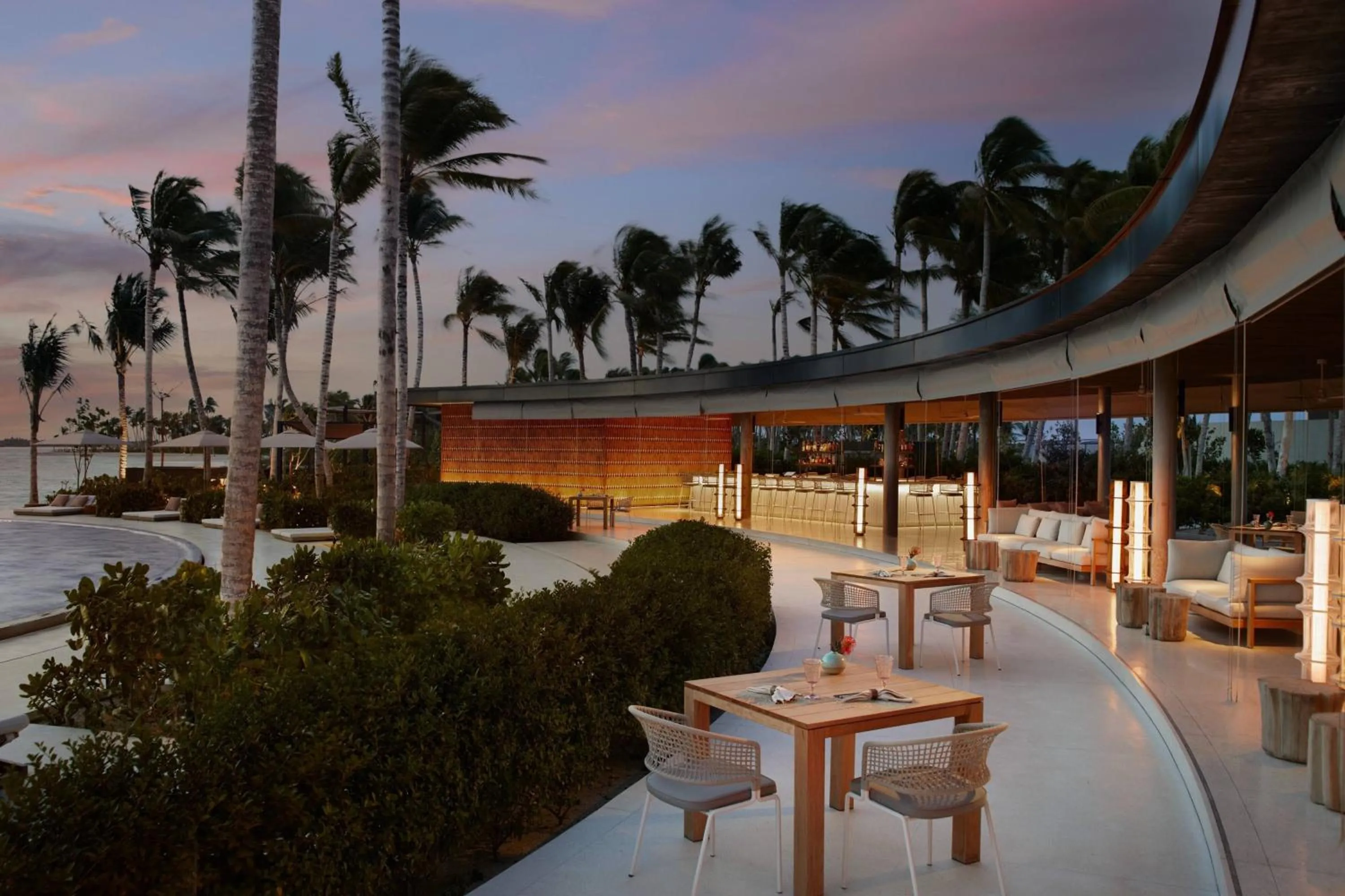 Lounge or bar in The Ritz-Carlton Maldives, Fari Islands