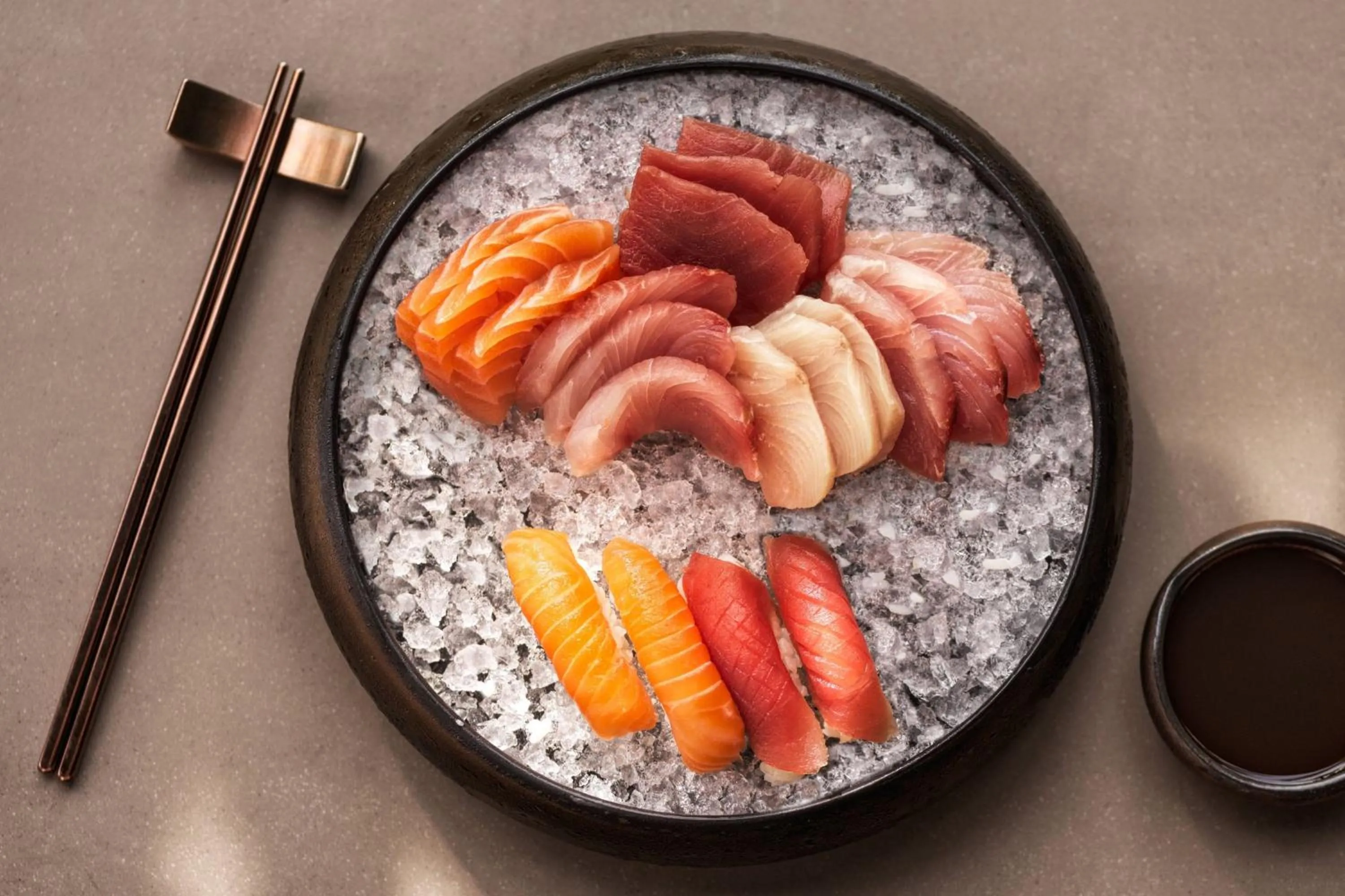 Lounge or bar in The Ritz-Carlton Maldives, Fari Islands