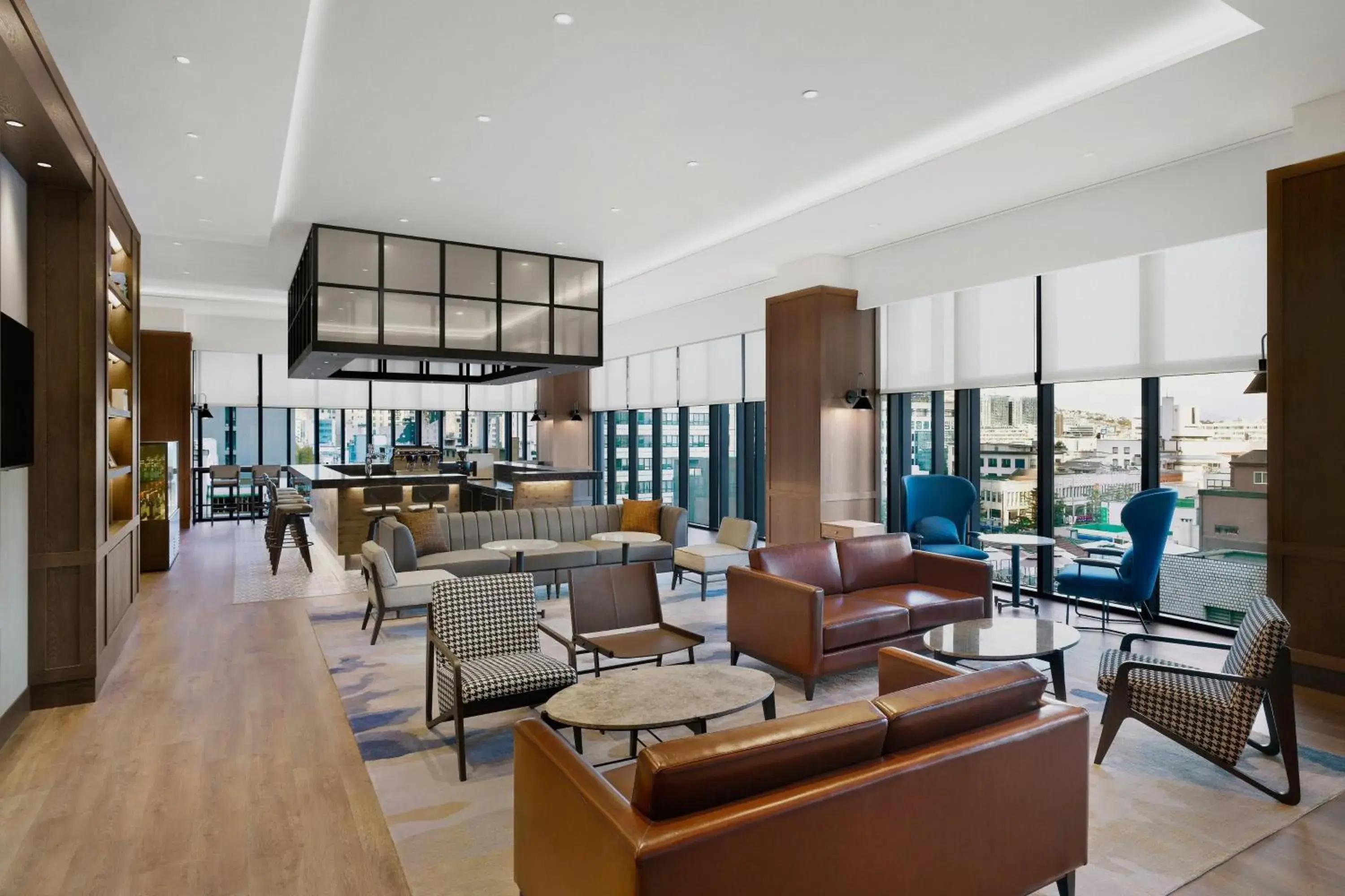 Lounge or bar in Four Points by Sheraton Josun, Seoul Myeongdong Lounge or bar in Four Points by Sheraton Josun, Seoul Myeongdong