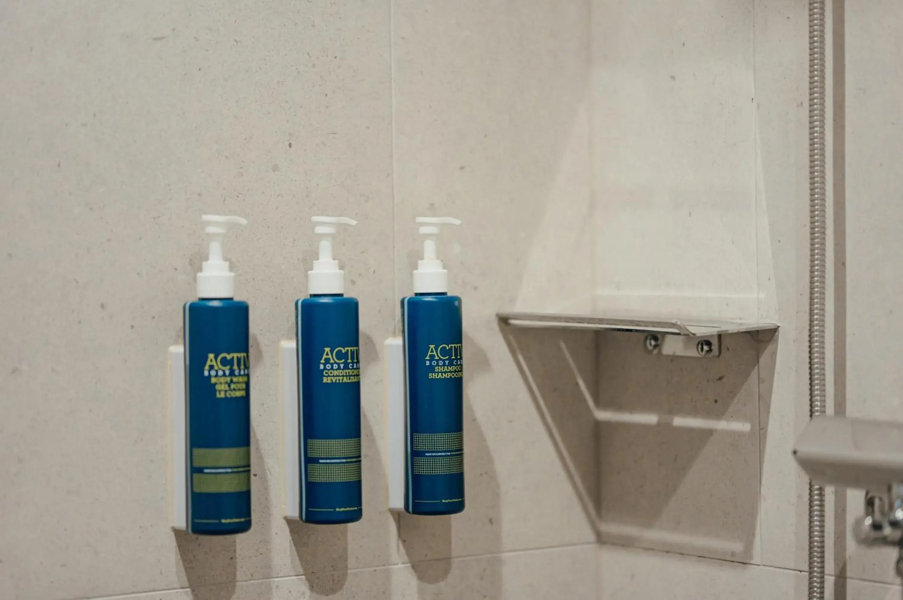 Superior room with two twin beds and city view in Four Points by Sheraton Josun, Seoul Myeongdong Superior room with two twin beds and city view in Four Points by Sheraton Josun, Seoul Myeongdong