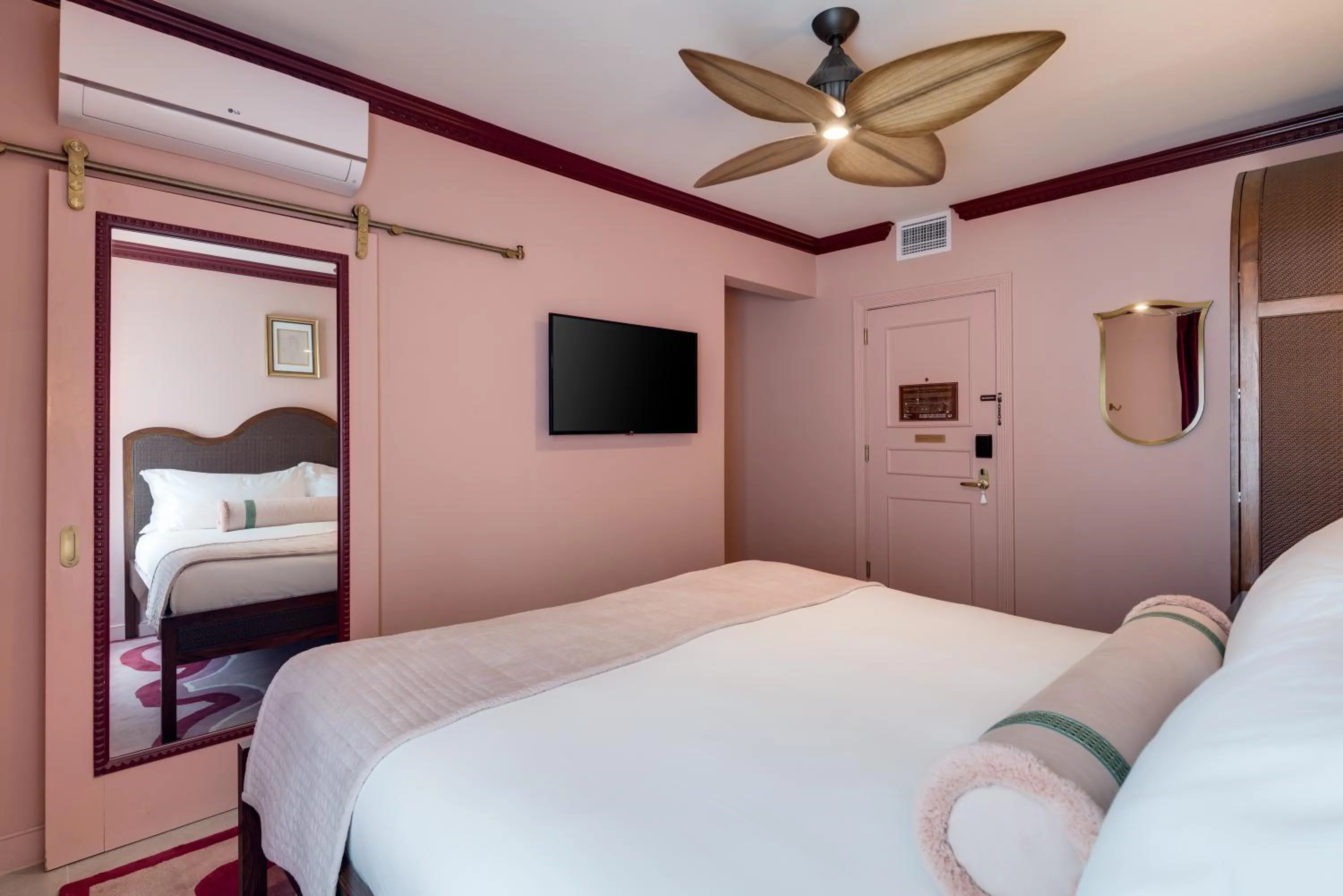 Bedroom, Bed in Esme Miami Beach