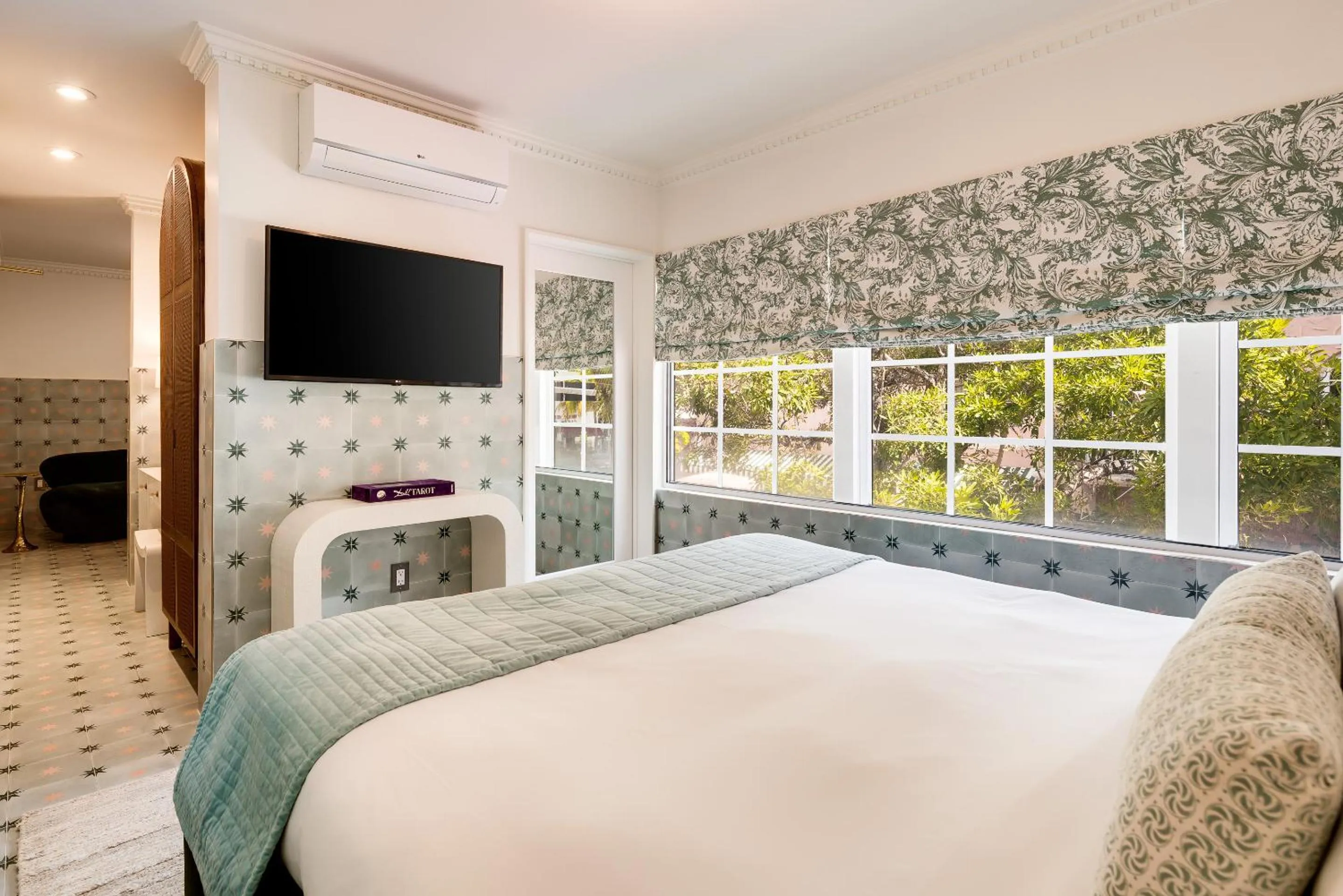 Bed in Esme Miami Beach