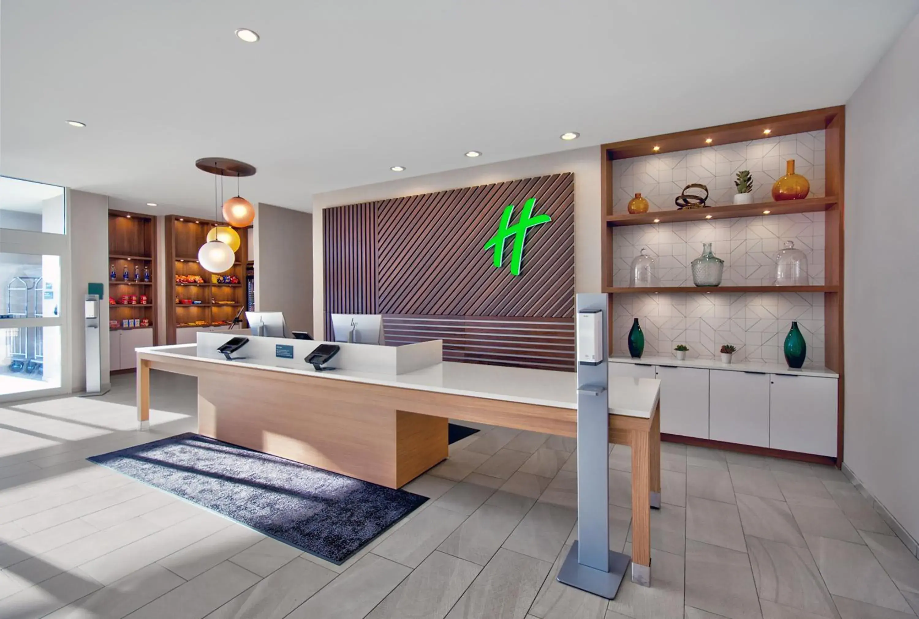 Lobby or reception in Holiday Inn - Erie by IHG Lobby or reception in Holiday Inn - Erie by IHG