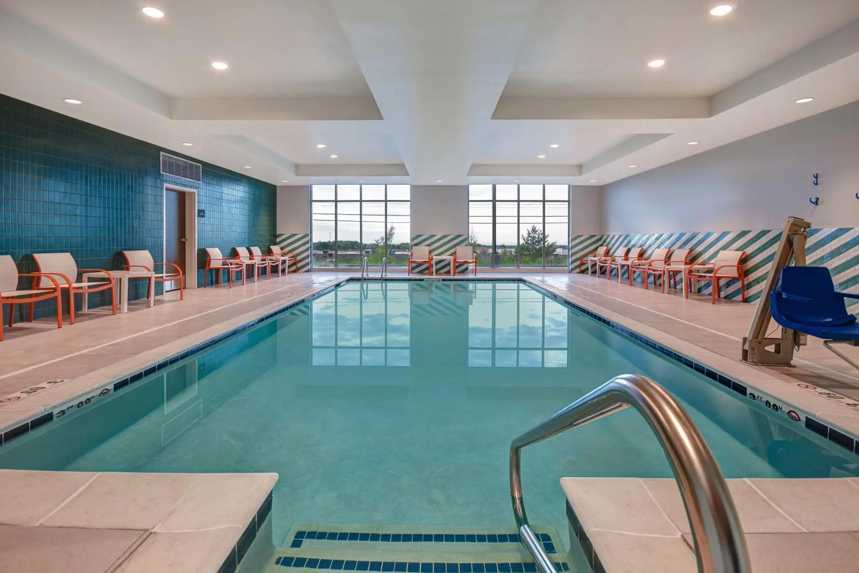 Swimming pool in Holiday Inn - Erie by IHG Swimming pool in Holiday Inn - Erie by IHG