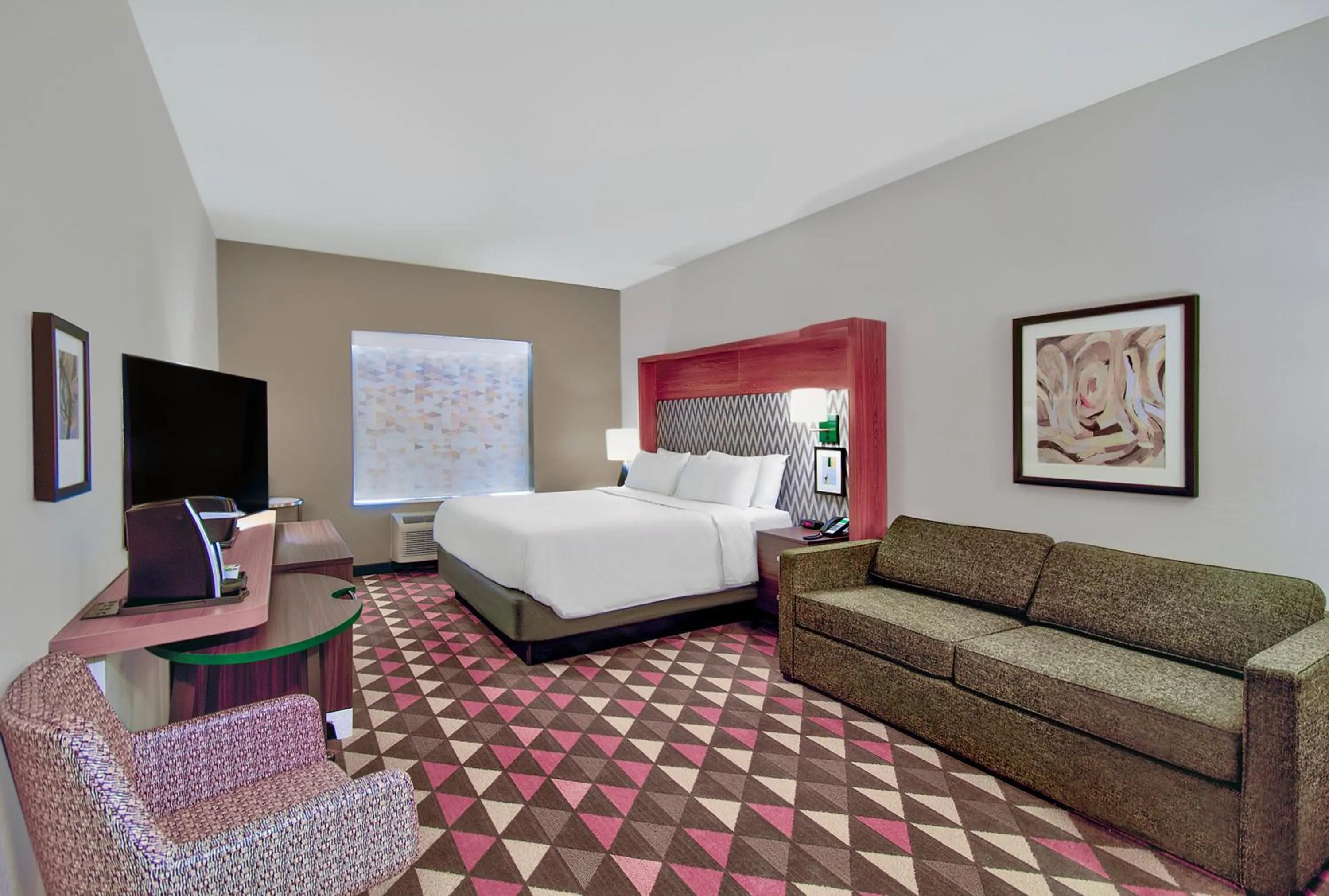 Photo of the whole room, Bed in Holiday Inn - Erie by IHG