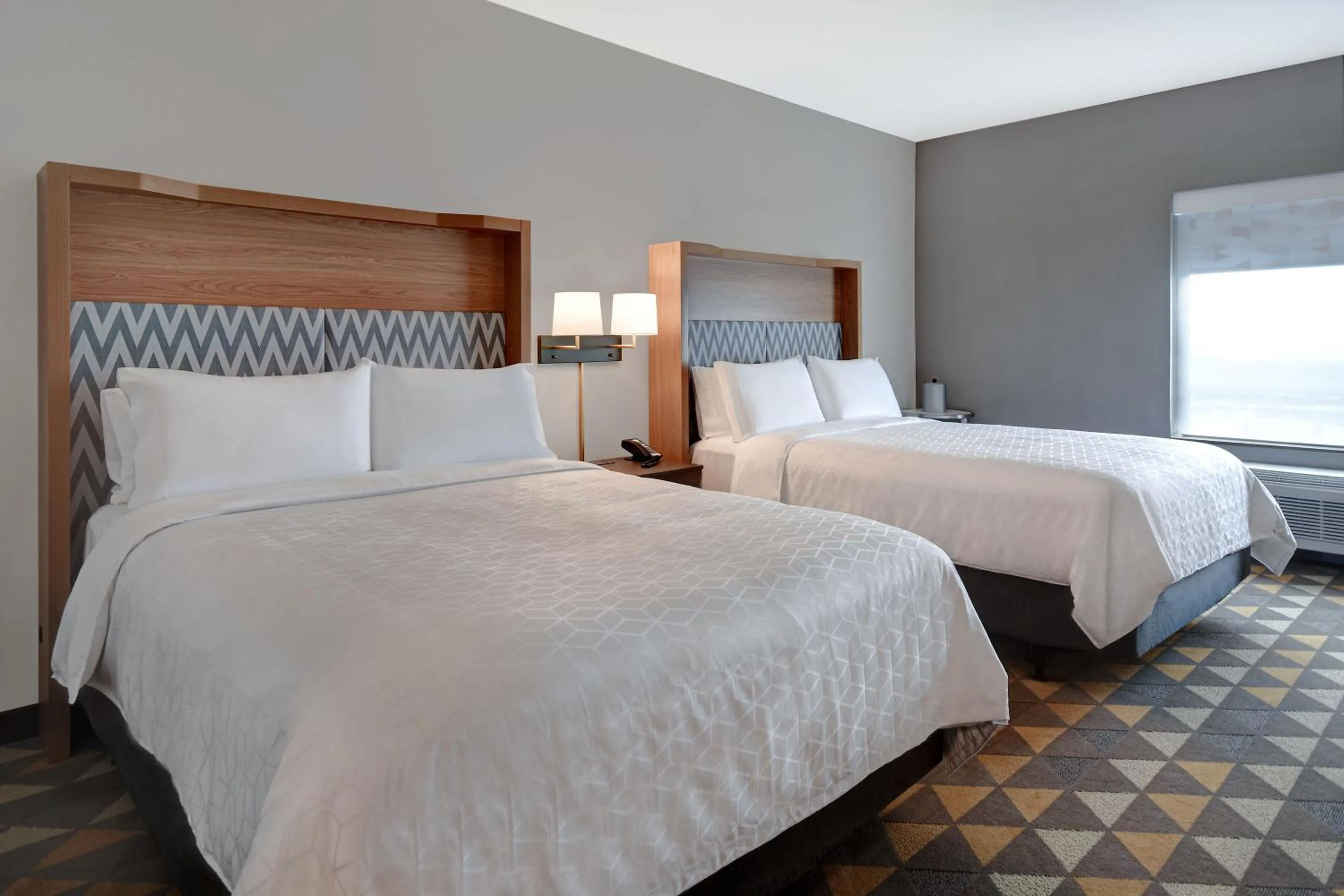 Photo of the whole room, Bed in Holiday Inn - Erie by IHG