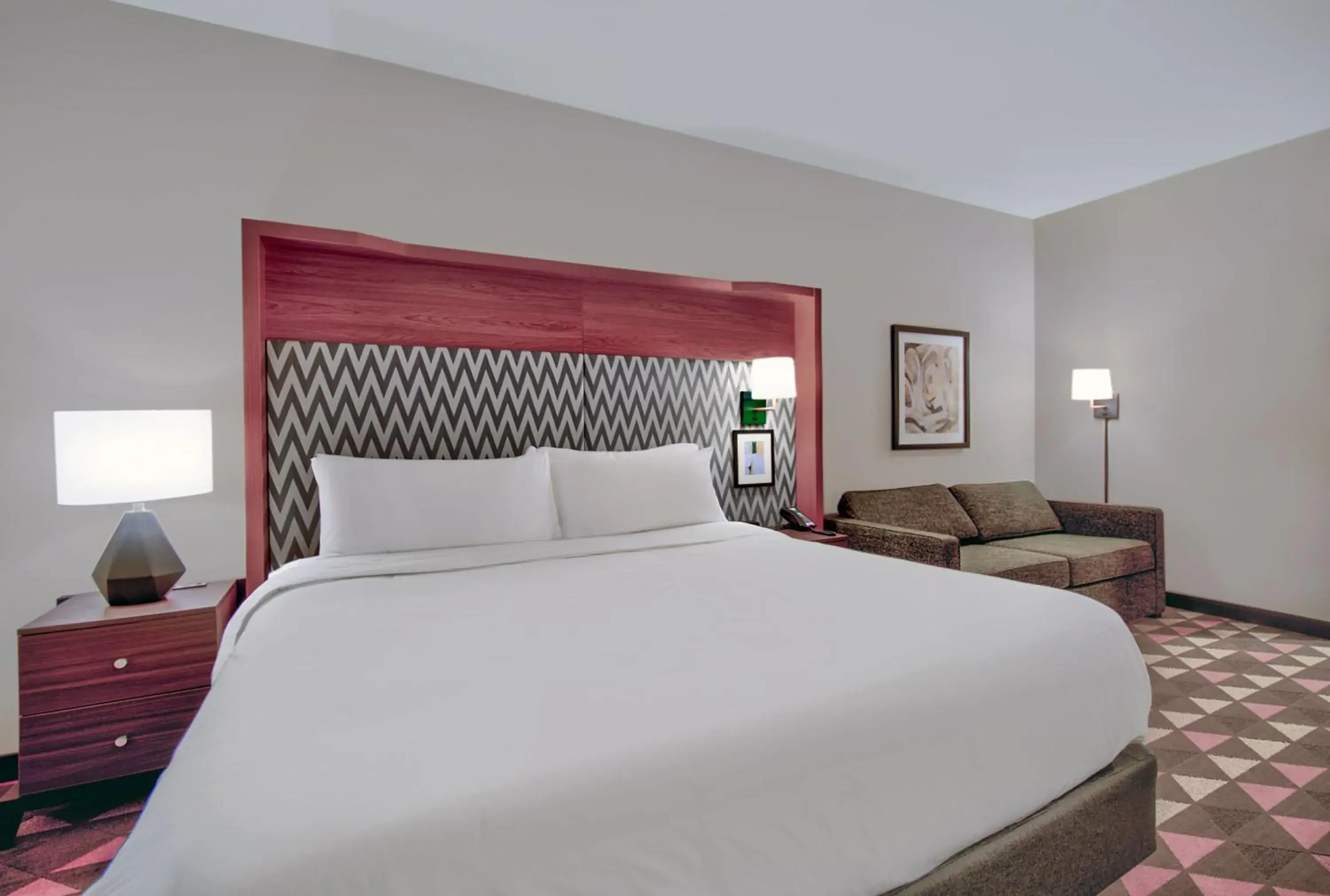 Standard King Room with Sofa Bed in Holiday Inn - Erie by IHG Standard King Room with Sofa Bed in Holiday Inn - Erie by IHG