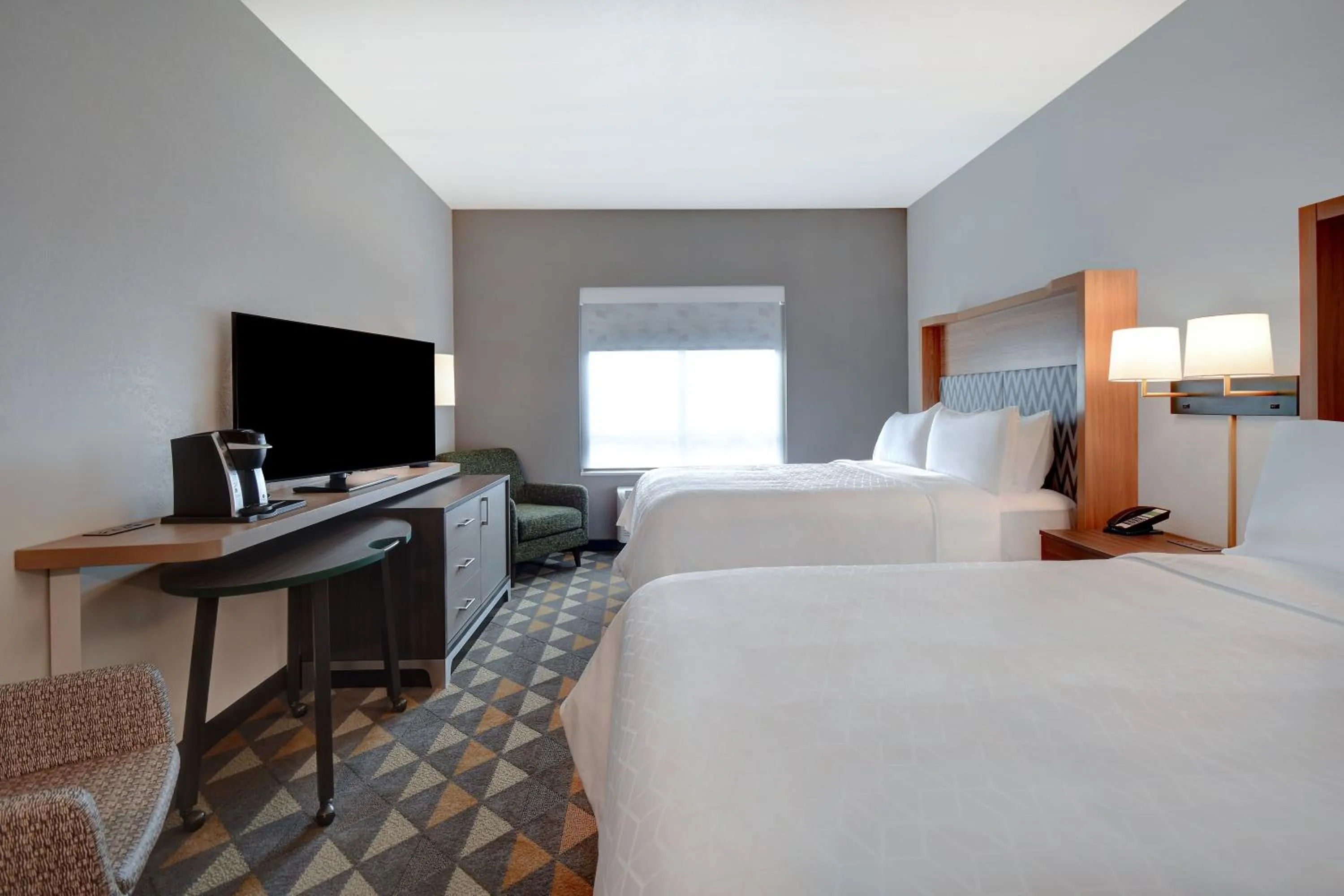 Photo of the whole room, Bed in Holiday Inn - Erie by IHG