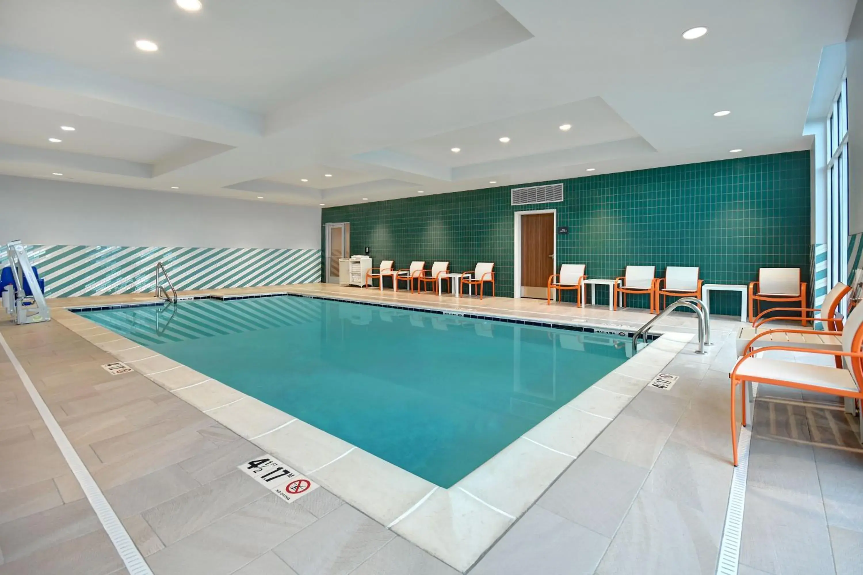 Swimming pool in Holiday Inn - Erie by IHG Swimming pool in Holiday Inn - Erie by IHG