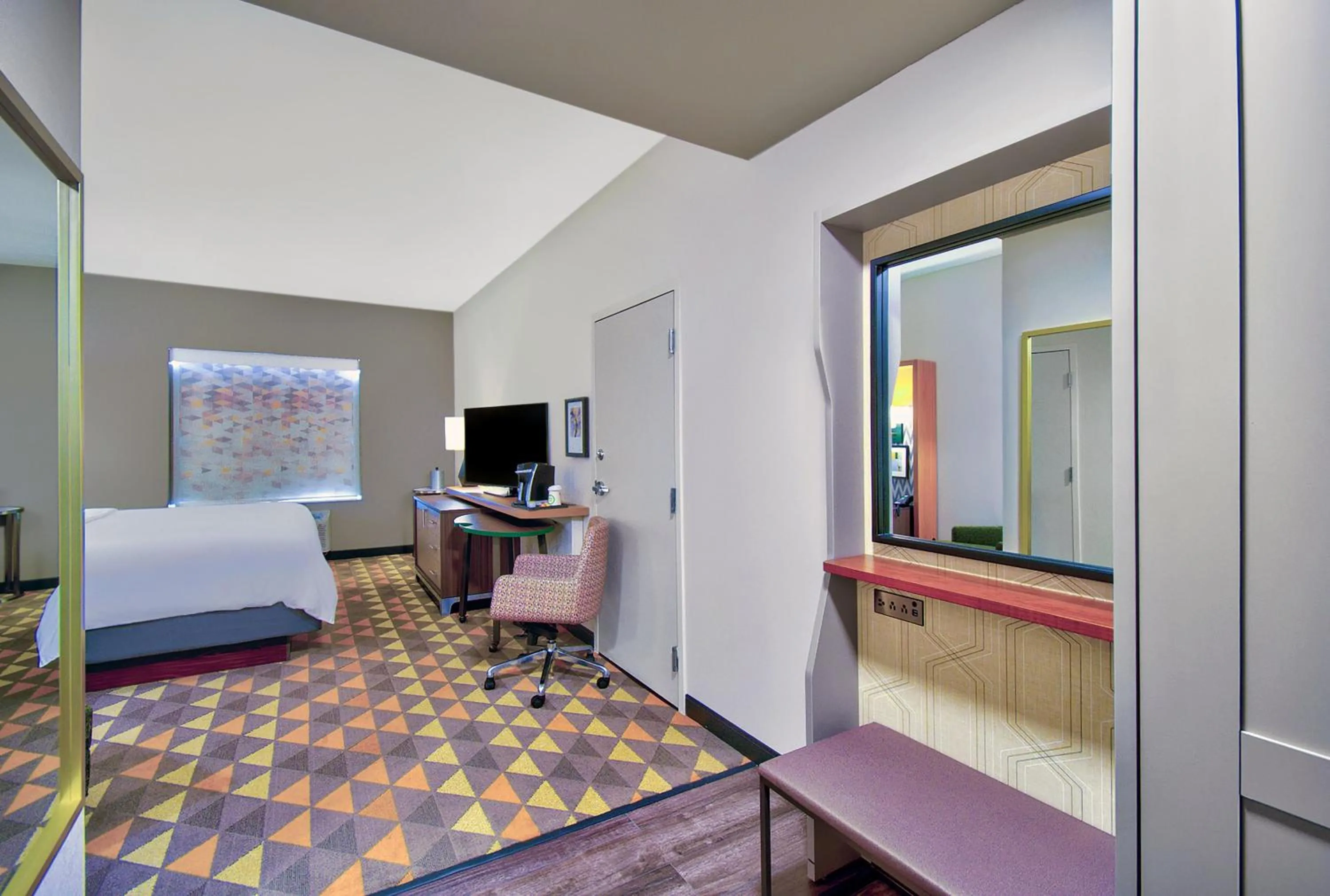 Photo of the whole room, Bed in Holiday Inn - Erie by IHG