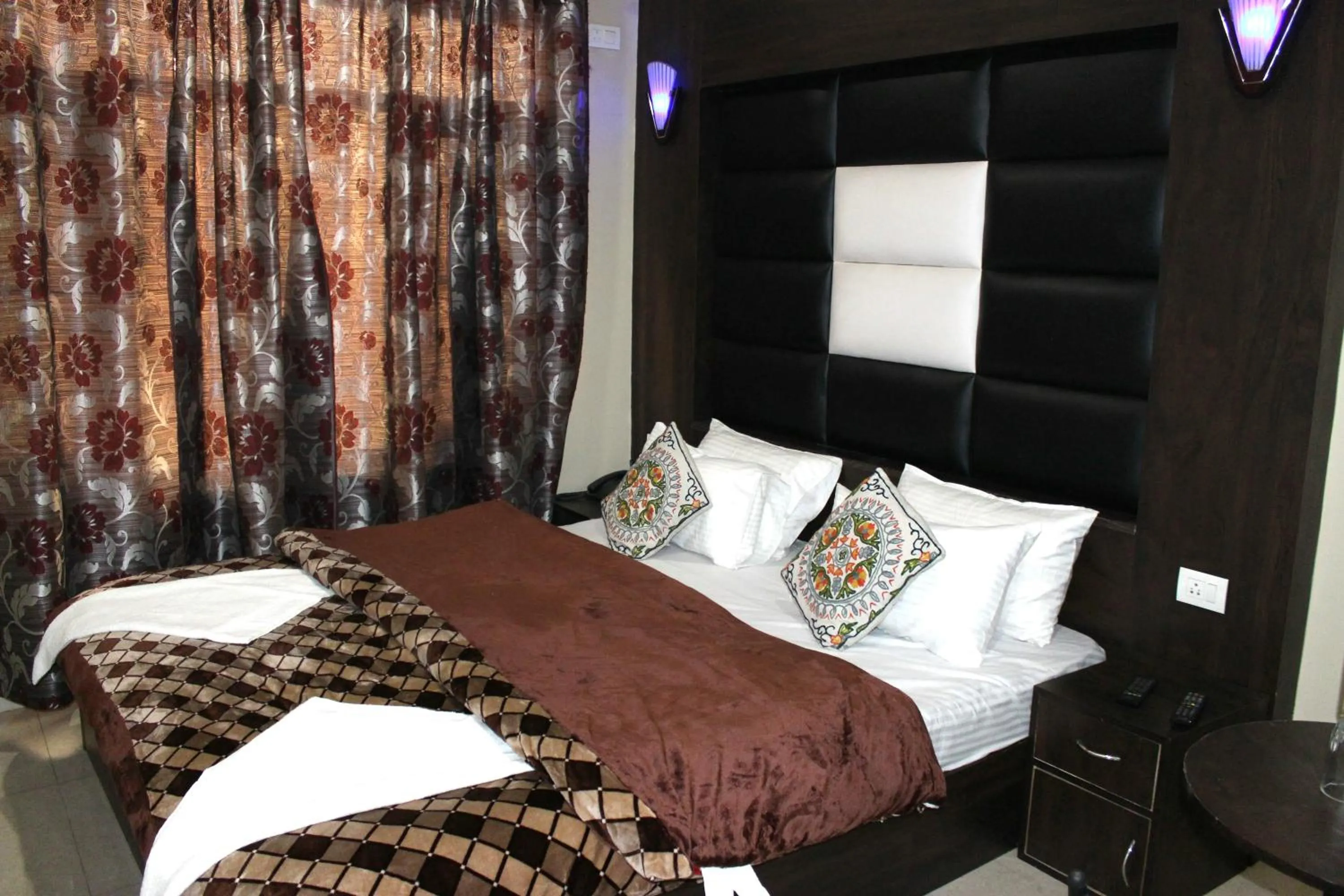 Bedroom, Bed in Hotel Samar