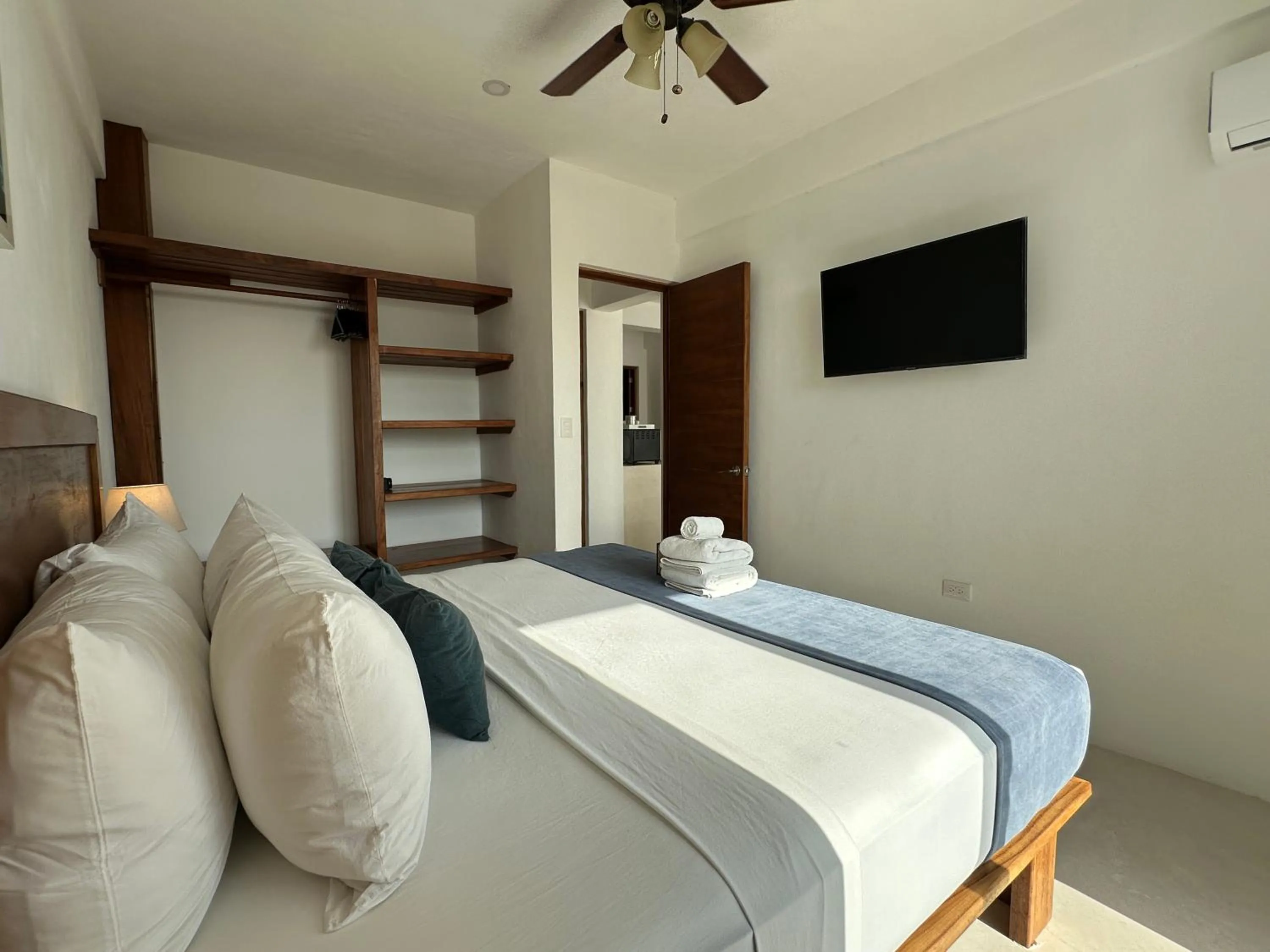 Bedroom, Bed in Noah Beach Hotel & Suites