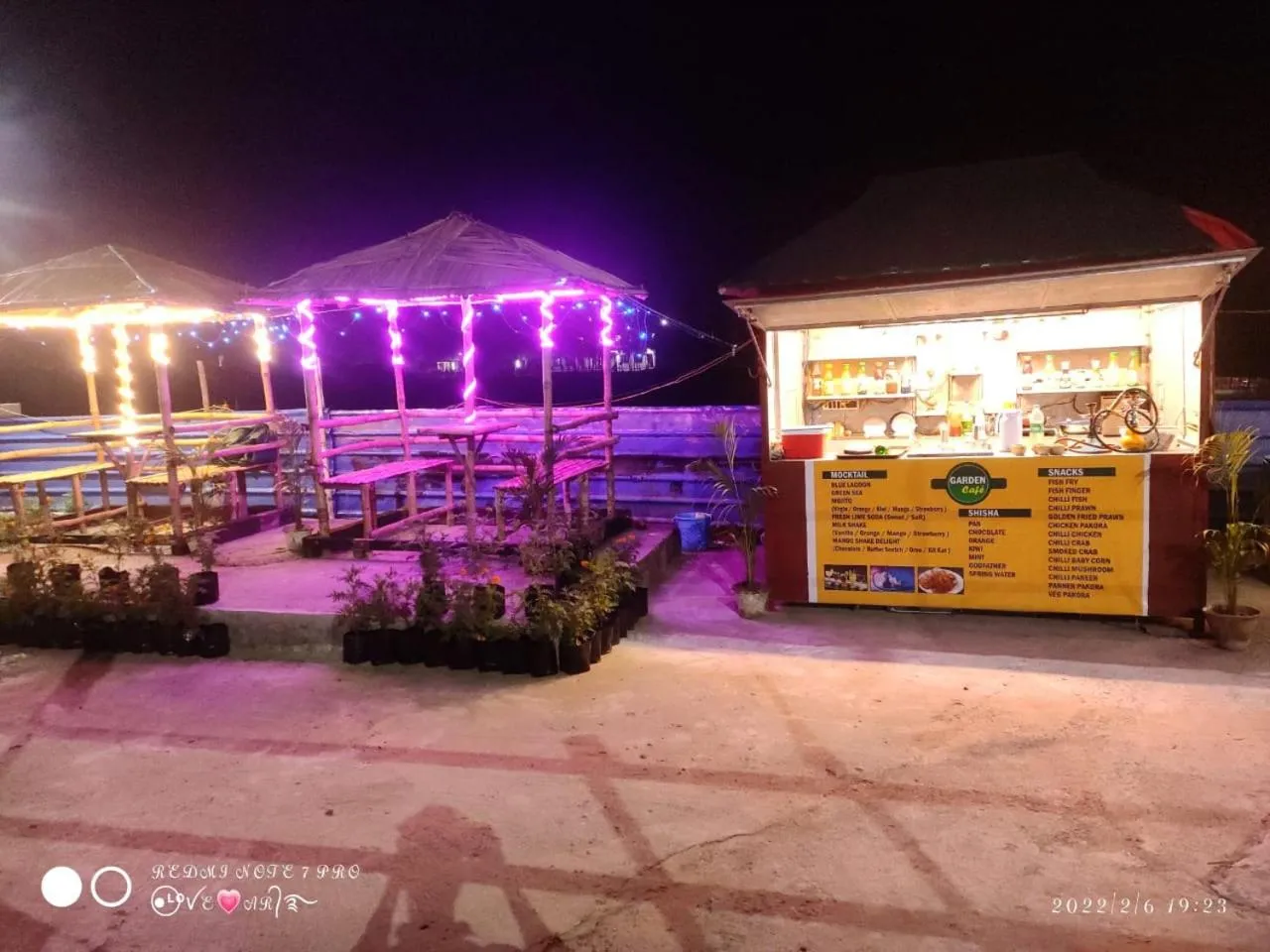 Night in Resort Garden Retreat Seaview