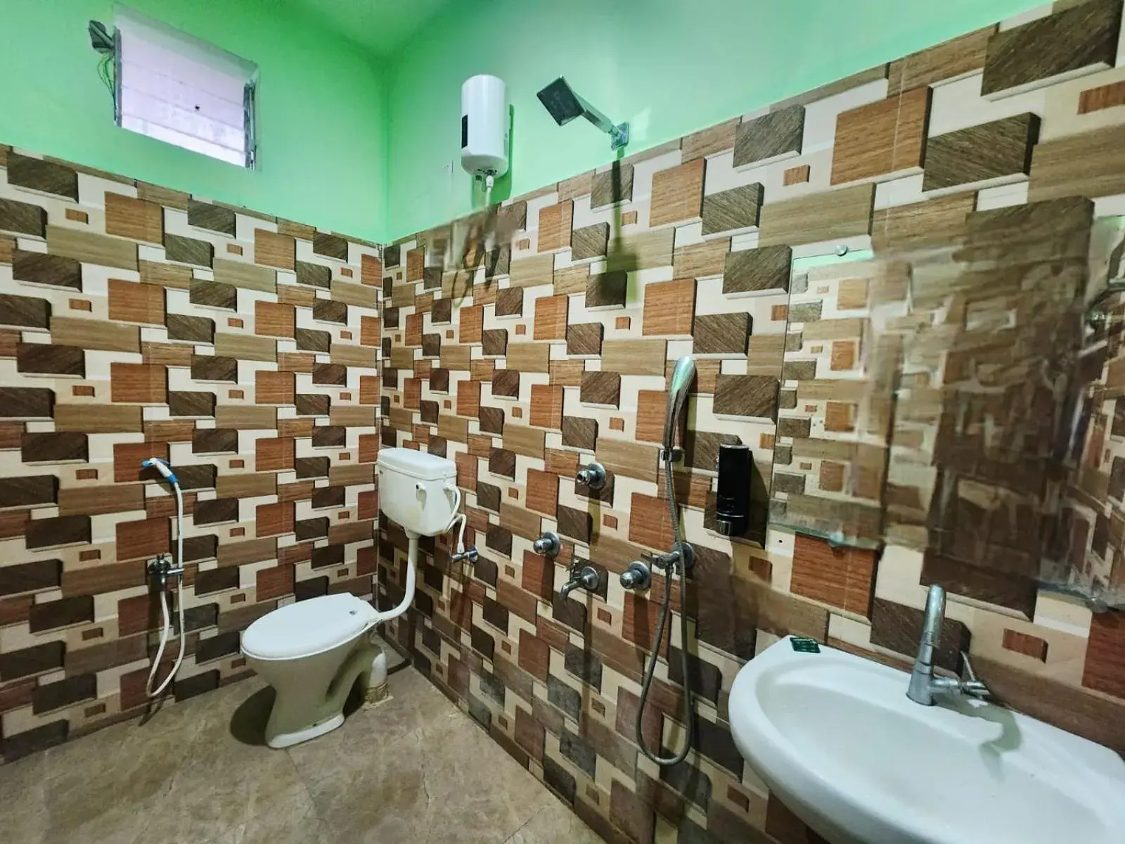 Shower in Resort Garden Retreat Seaview Shower in Resort Garden Retreat Seaview