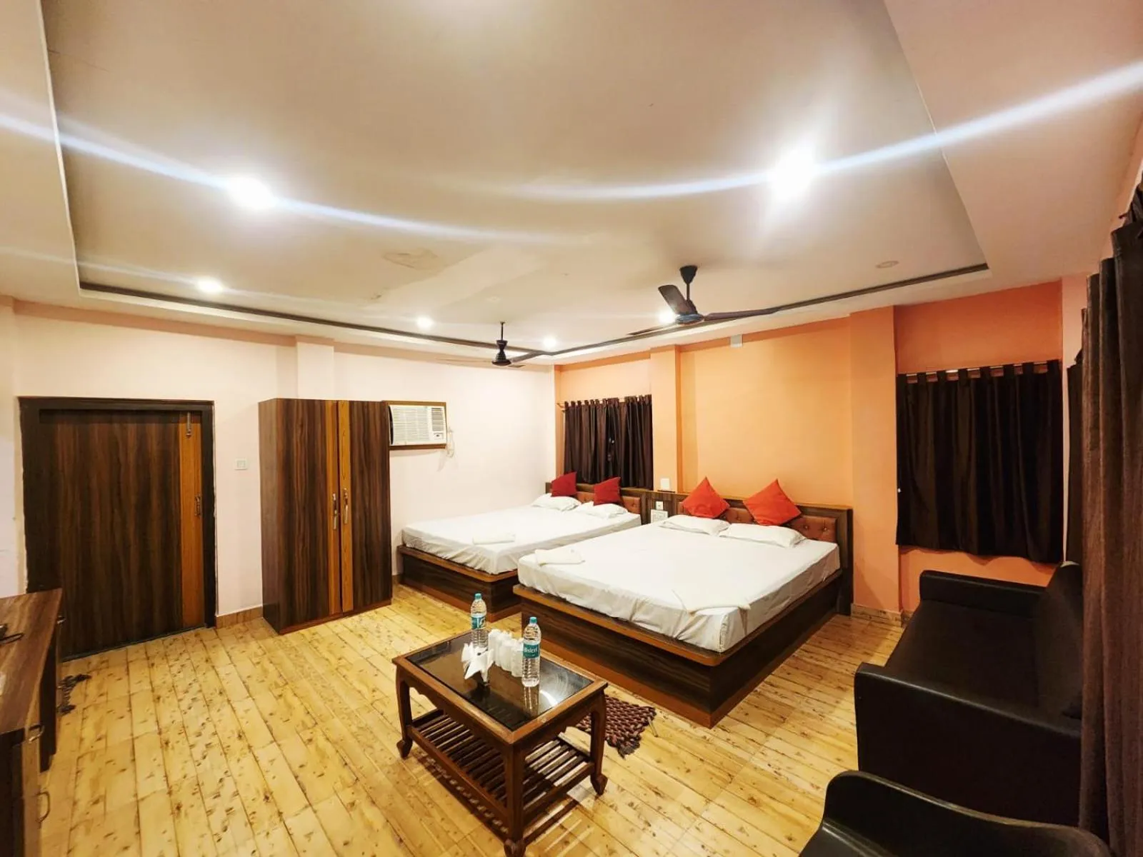 Bed in Resort Garden Retreat Seaview