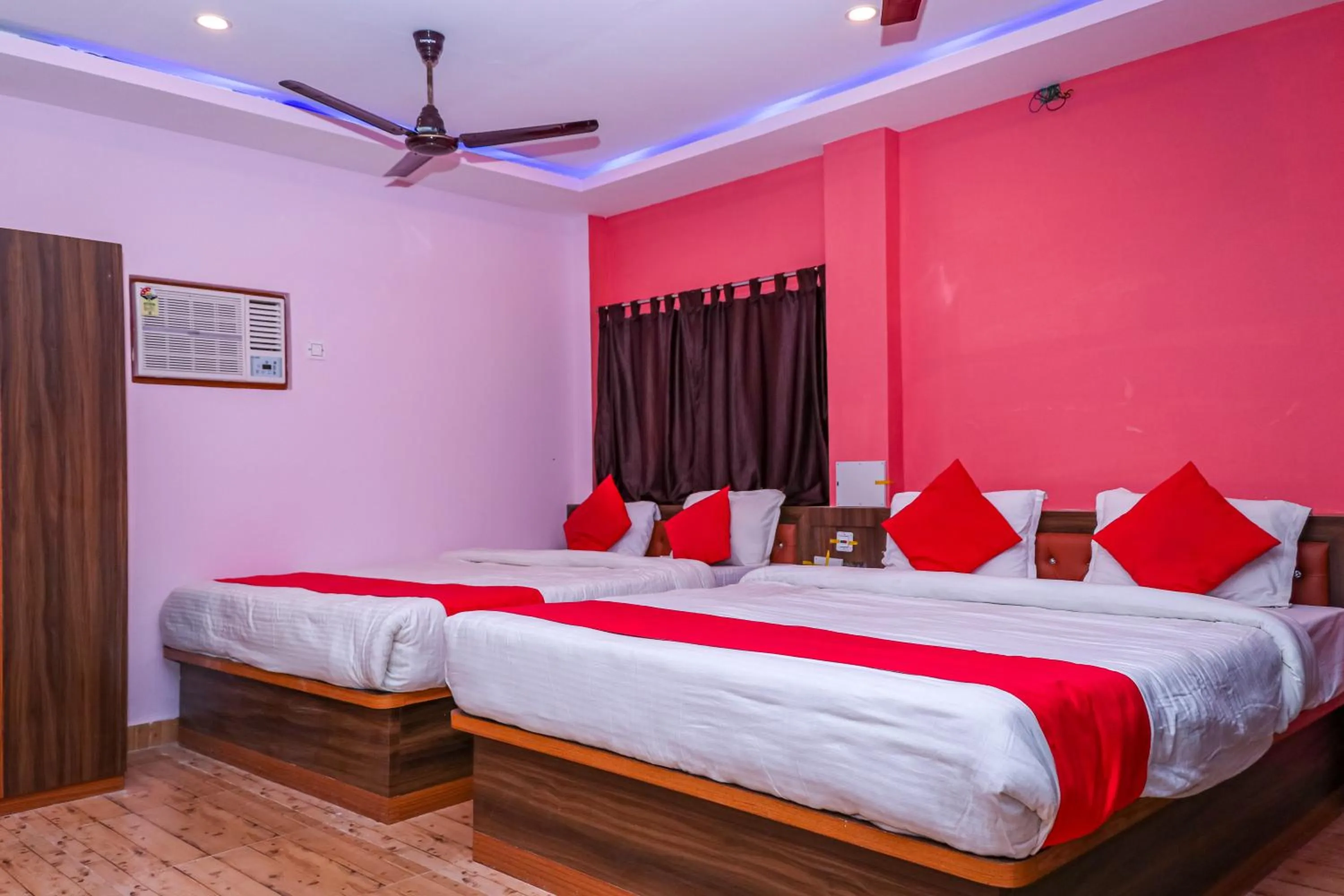 Bedroom, Bed in Resort Garden Retreat Seaview