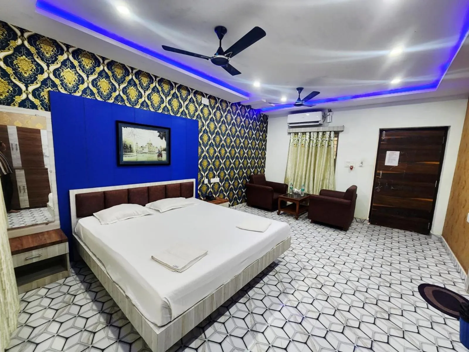 Bed in Resort Garden Retreat Seaview