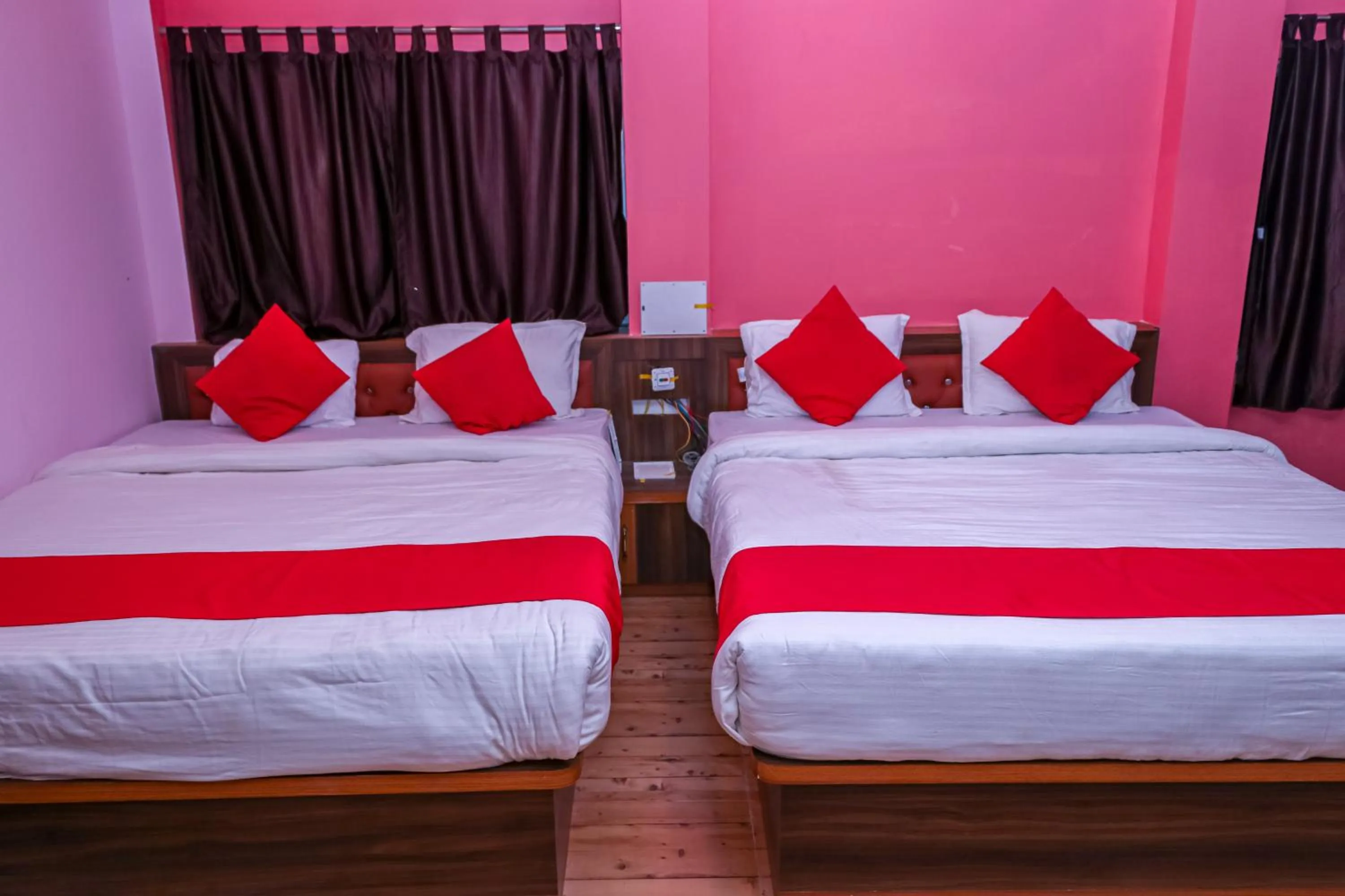 Bed in Resort Garden Retreat Seaview