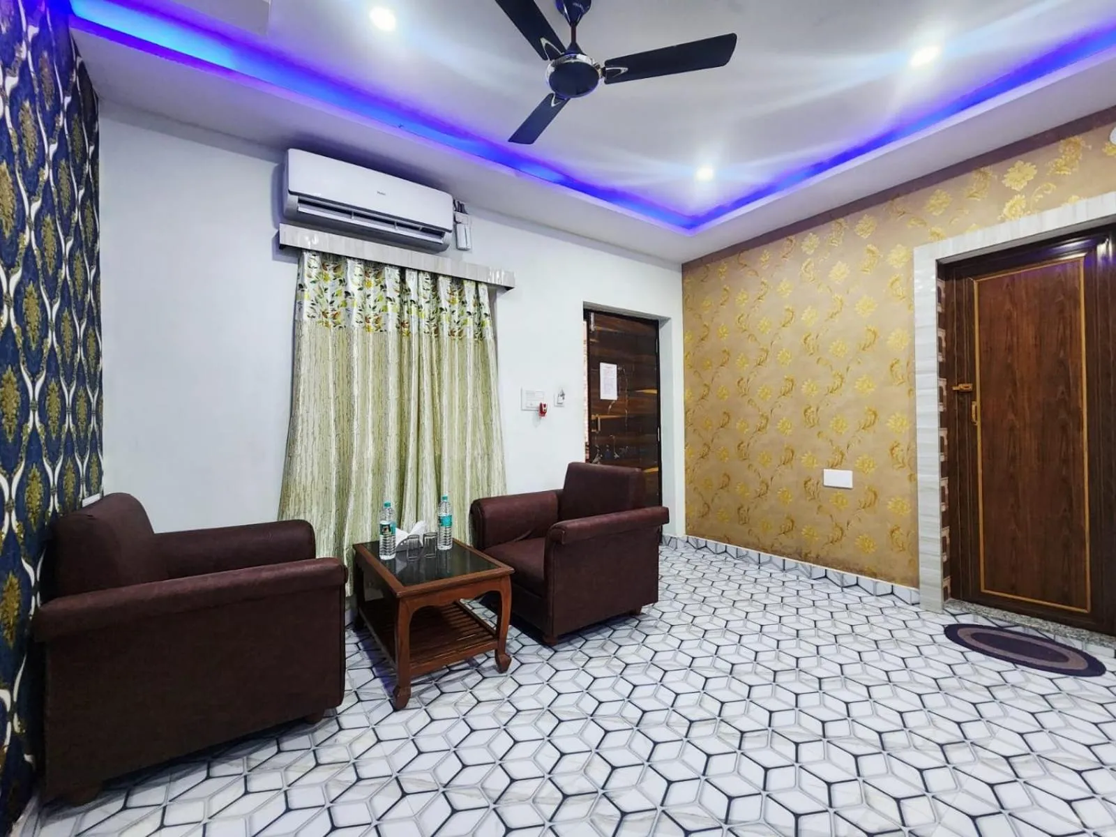 Seating area in Resort Garden Retreat Seaview