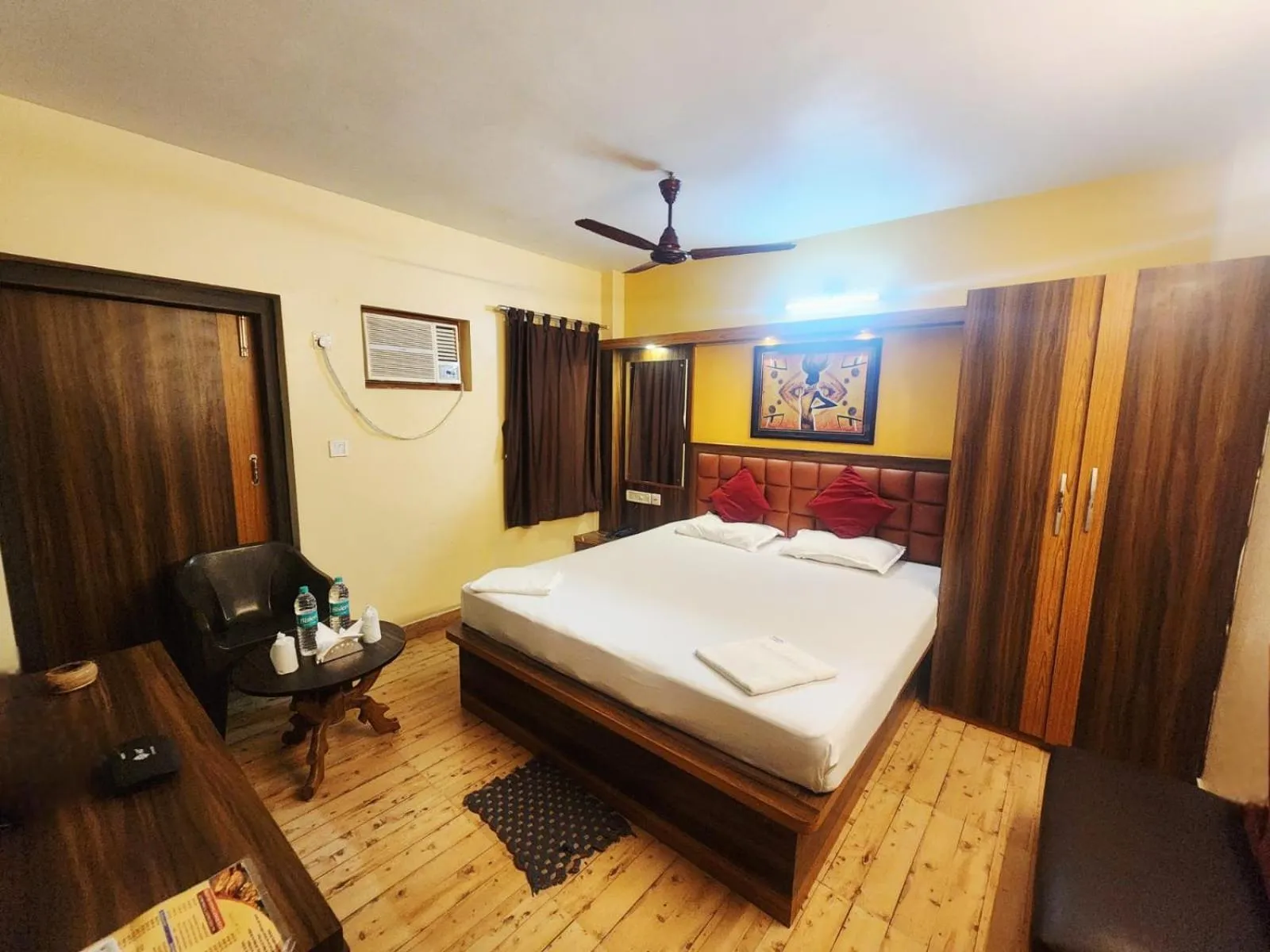 Bedroom, Bed in Resort Garden Retreat Seaview