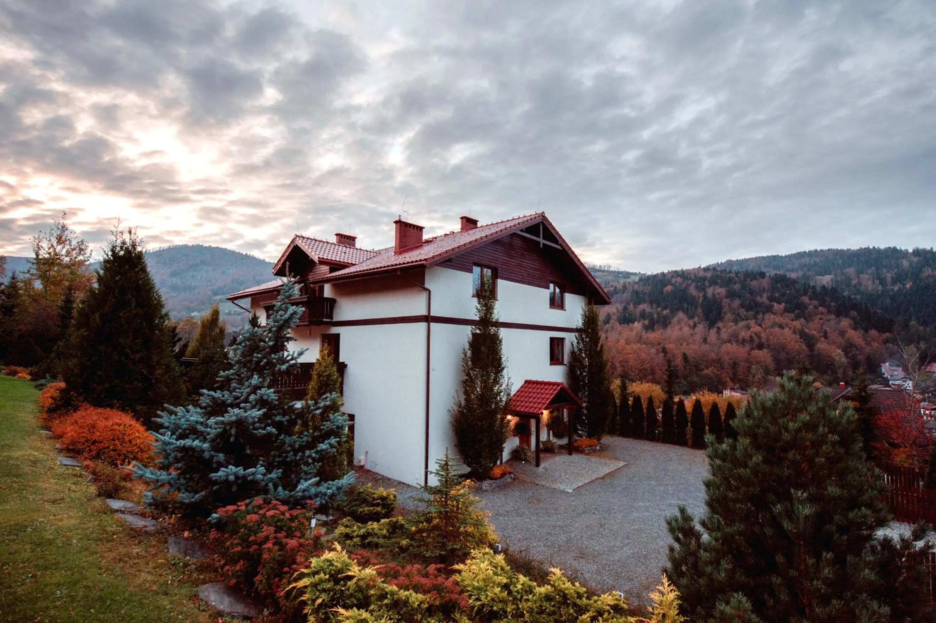 Property building in Przystanek Góry