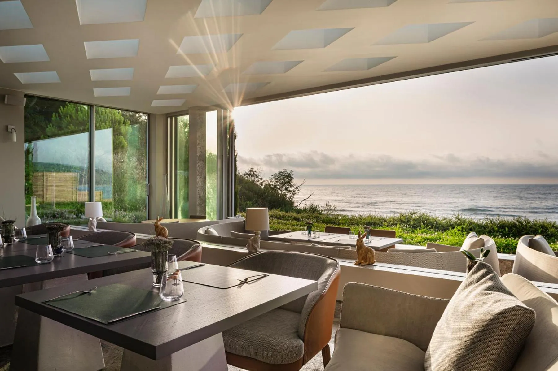 Restaurant/places to eat in Vaya Beach Resort