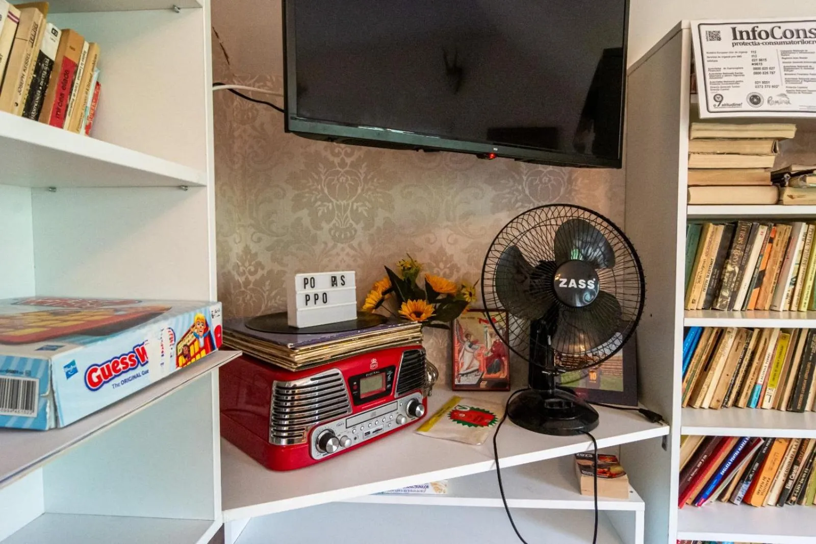 Library in Pensiunea Popas Pop, Strambu-Baiut, Maramures