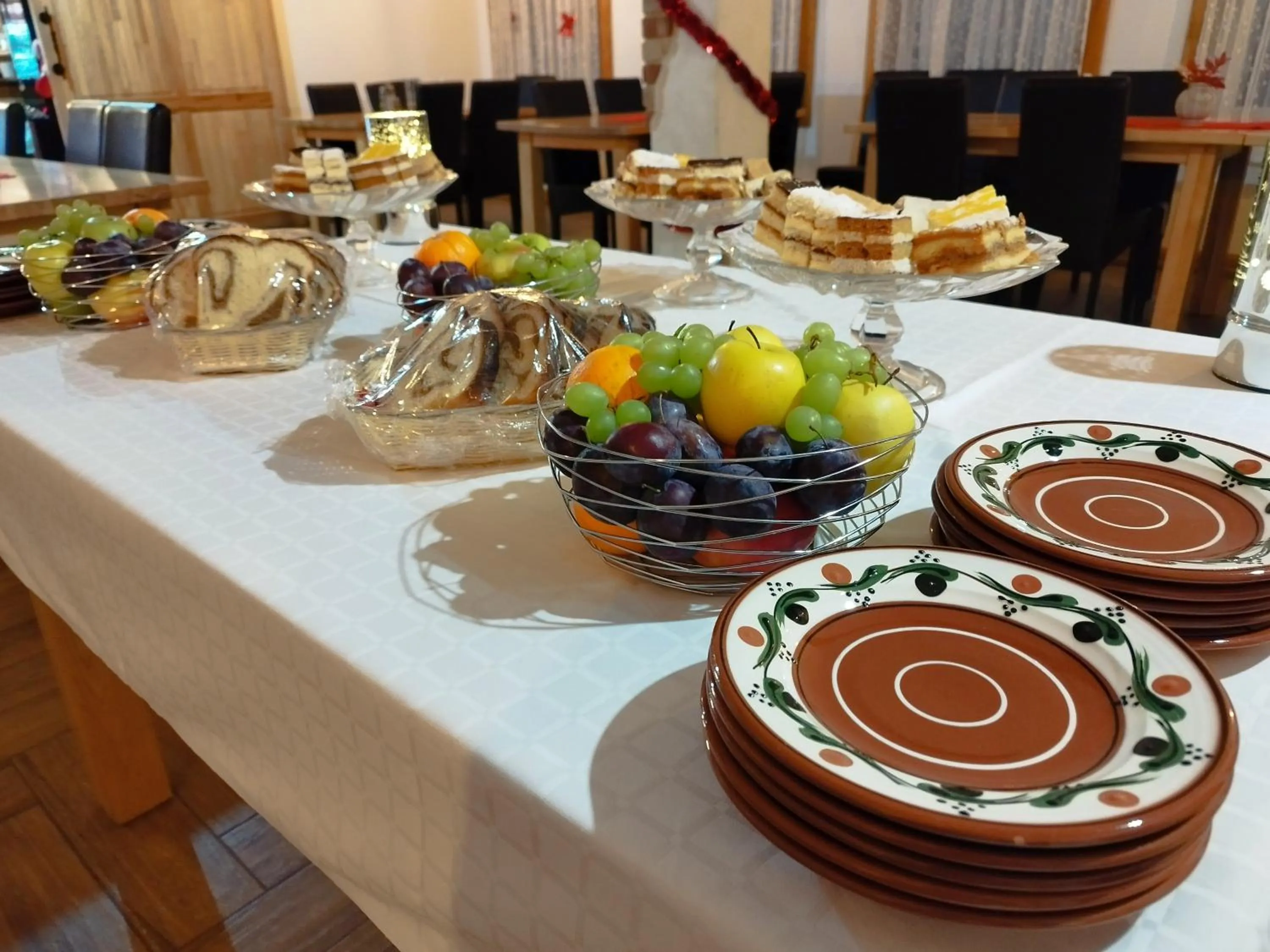 Food and drinks in Pensiunea Popas Pop, Strambu-Baiut, Maramures