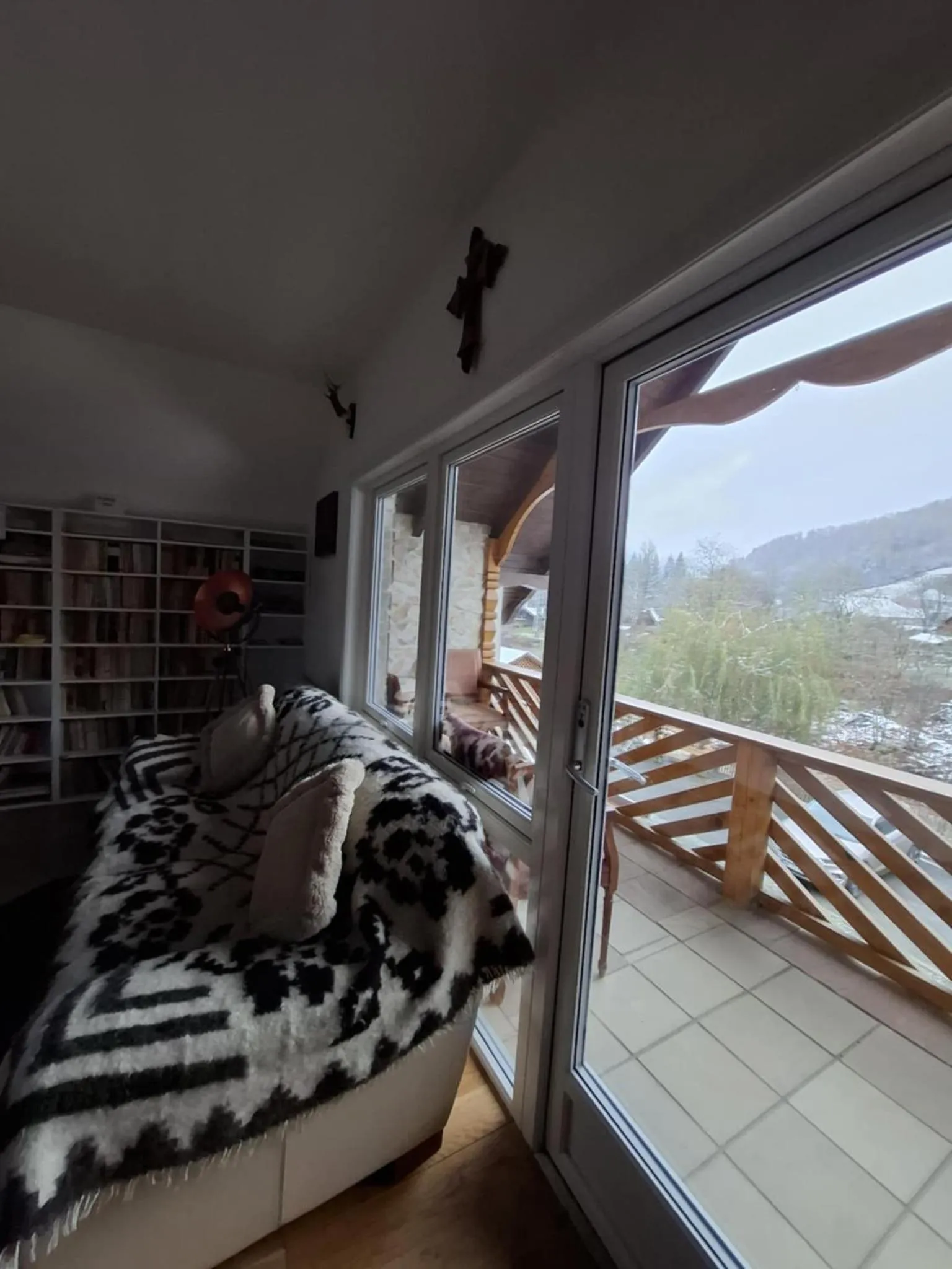 Library, Bed in Pensiunea Popas Pop, Strambu-Baiut, Maramures