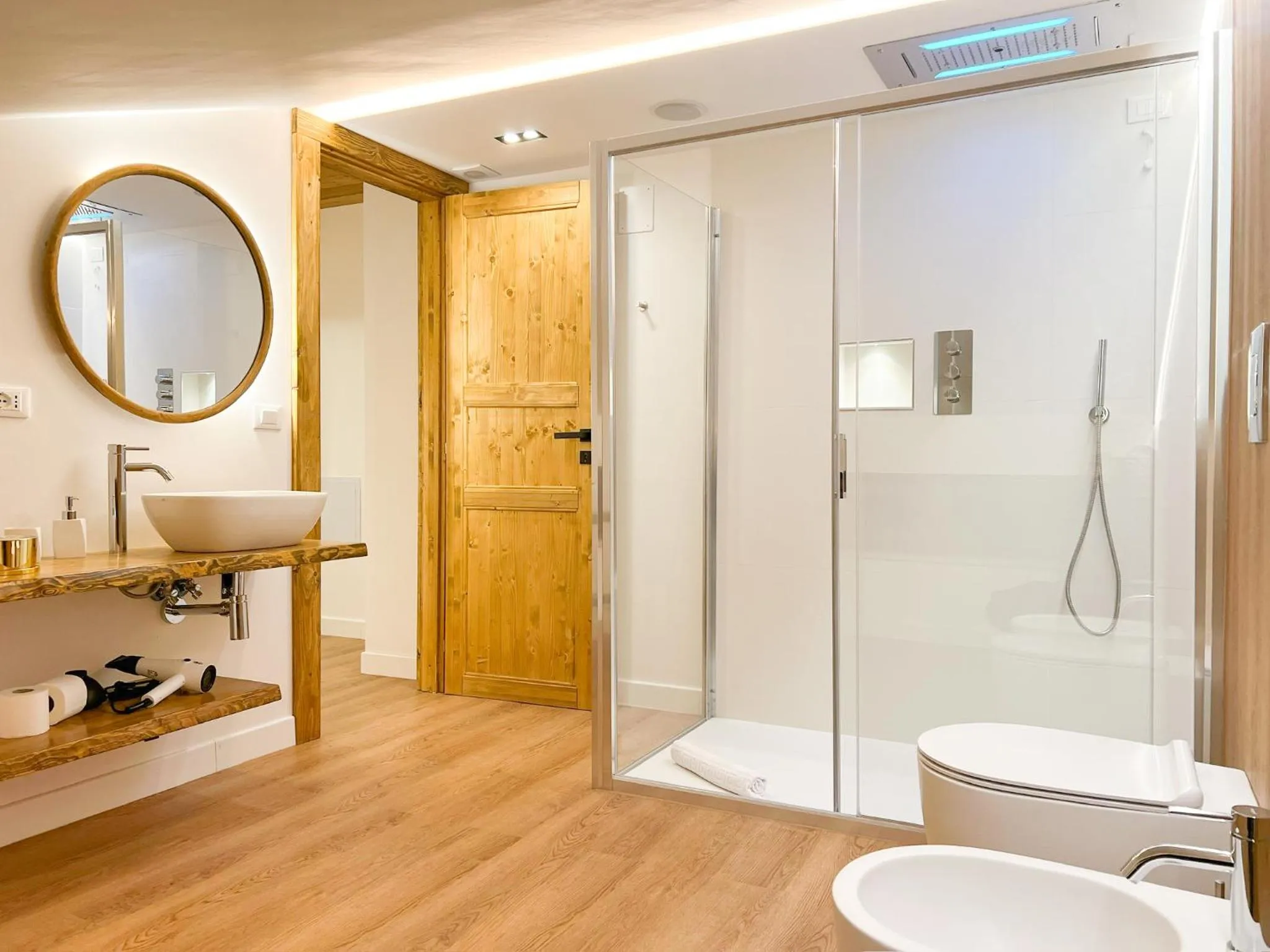 Shower, Bathroom in Wolf House BnB