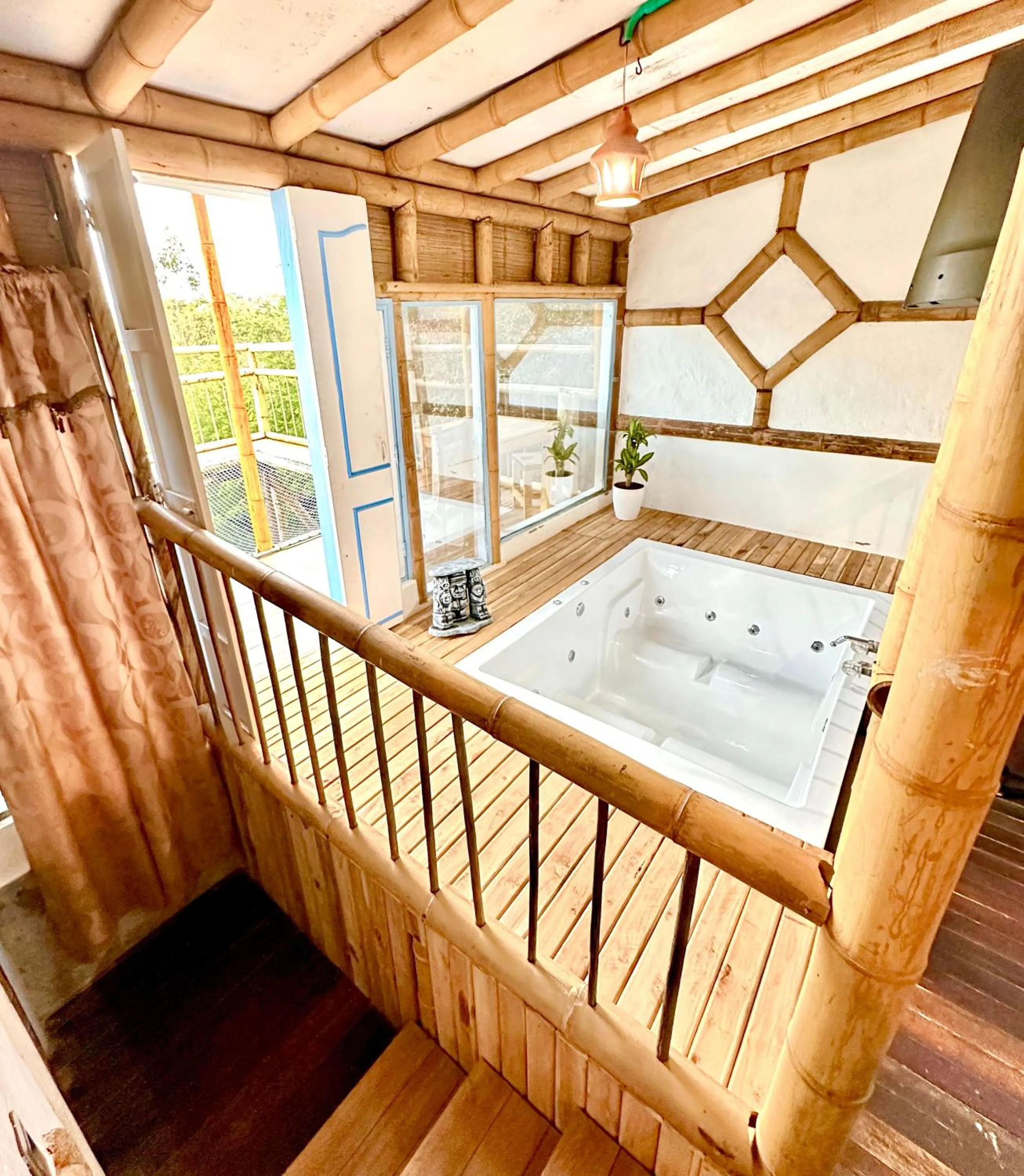 Hot Tub in Eco Hotel Terrabella