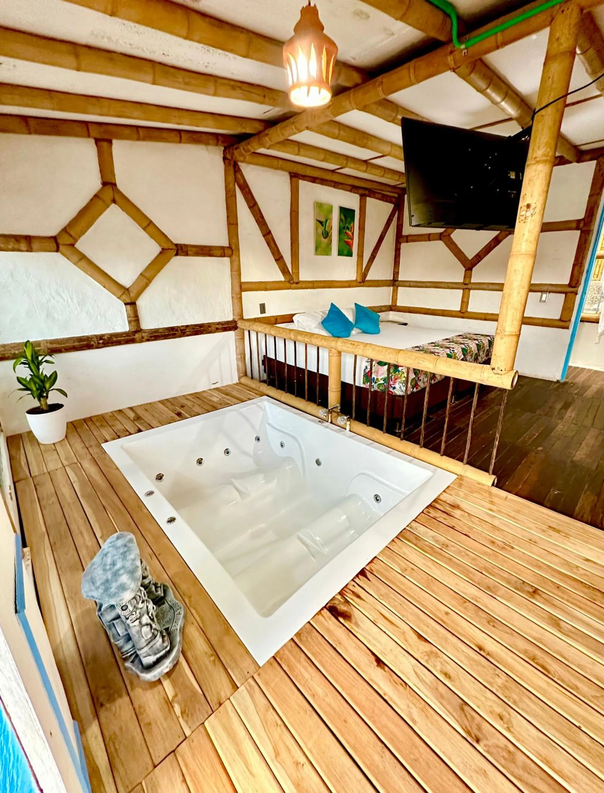 Hot Tub in Eco Hotel Terrabella