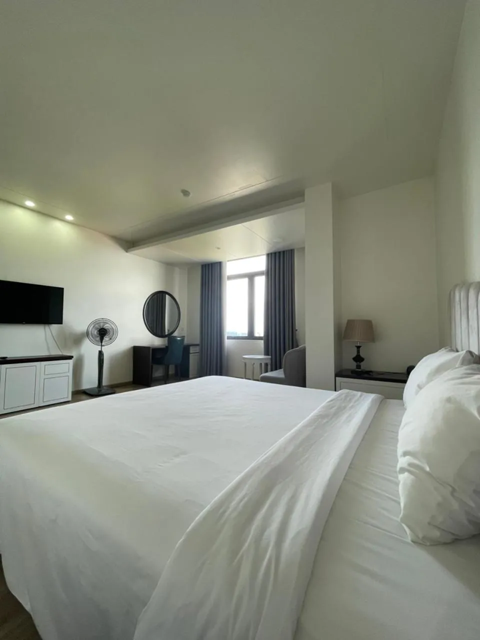 Bed in Lotus Hotel & Apartment